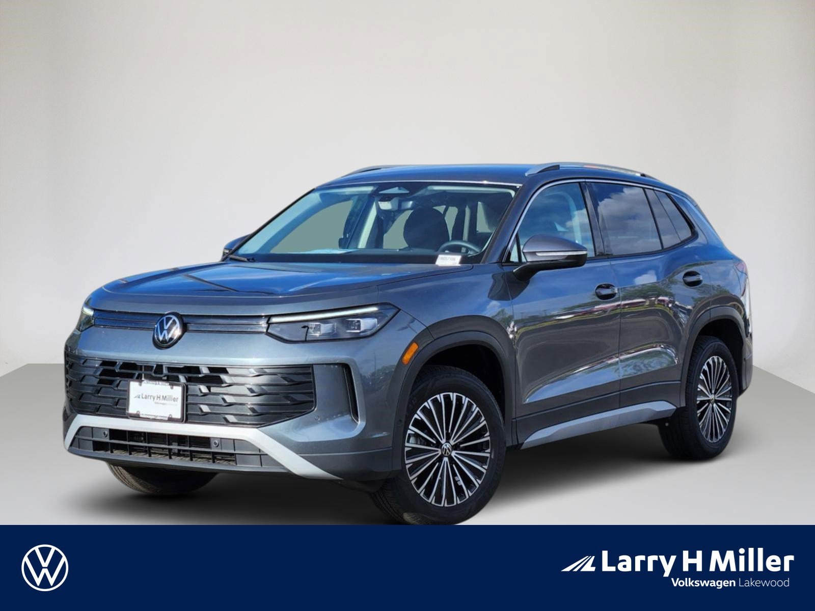 2026 Volkswagen Tiguan 2.0T S 4Motion's photo