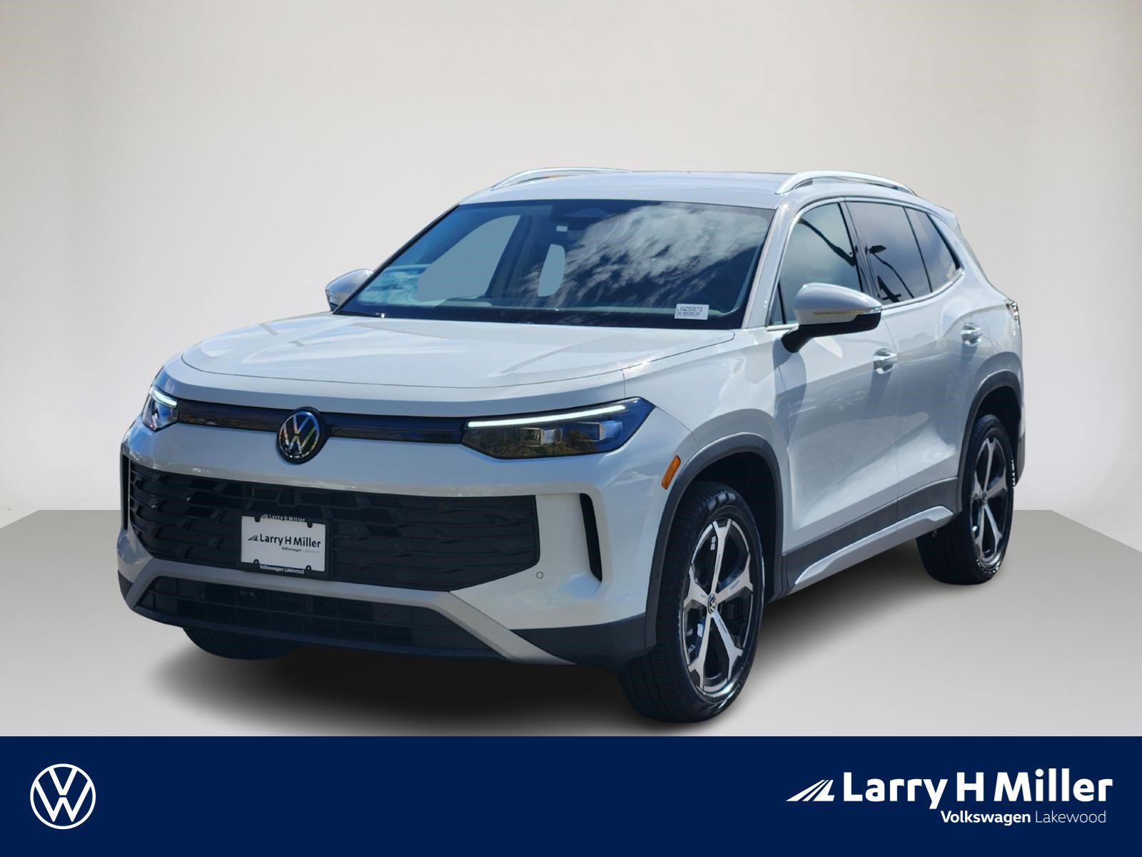 2025 Volkswagen Tiguan SE's photo