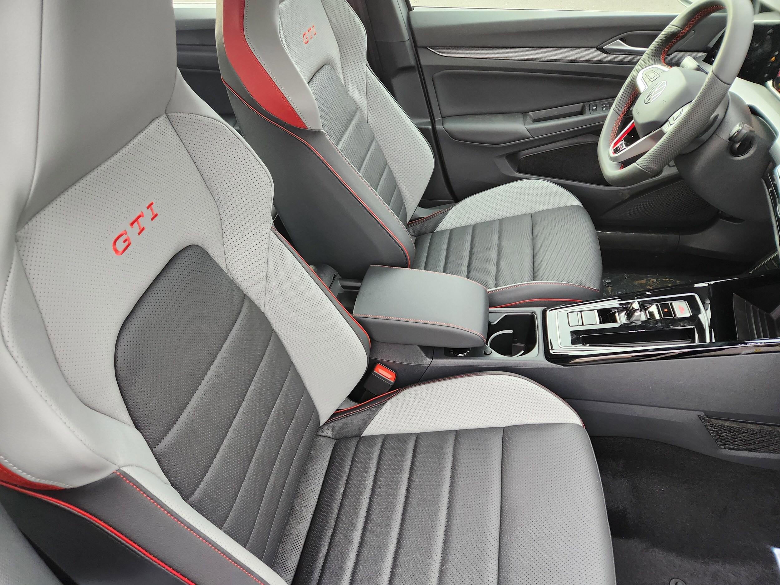 2026 Volkswagen Golf GTI SE - Photo 28