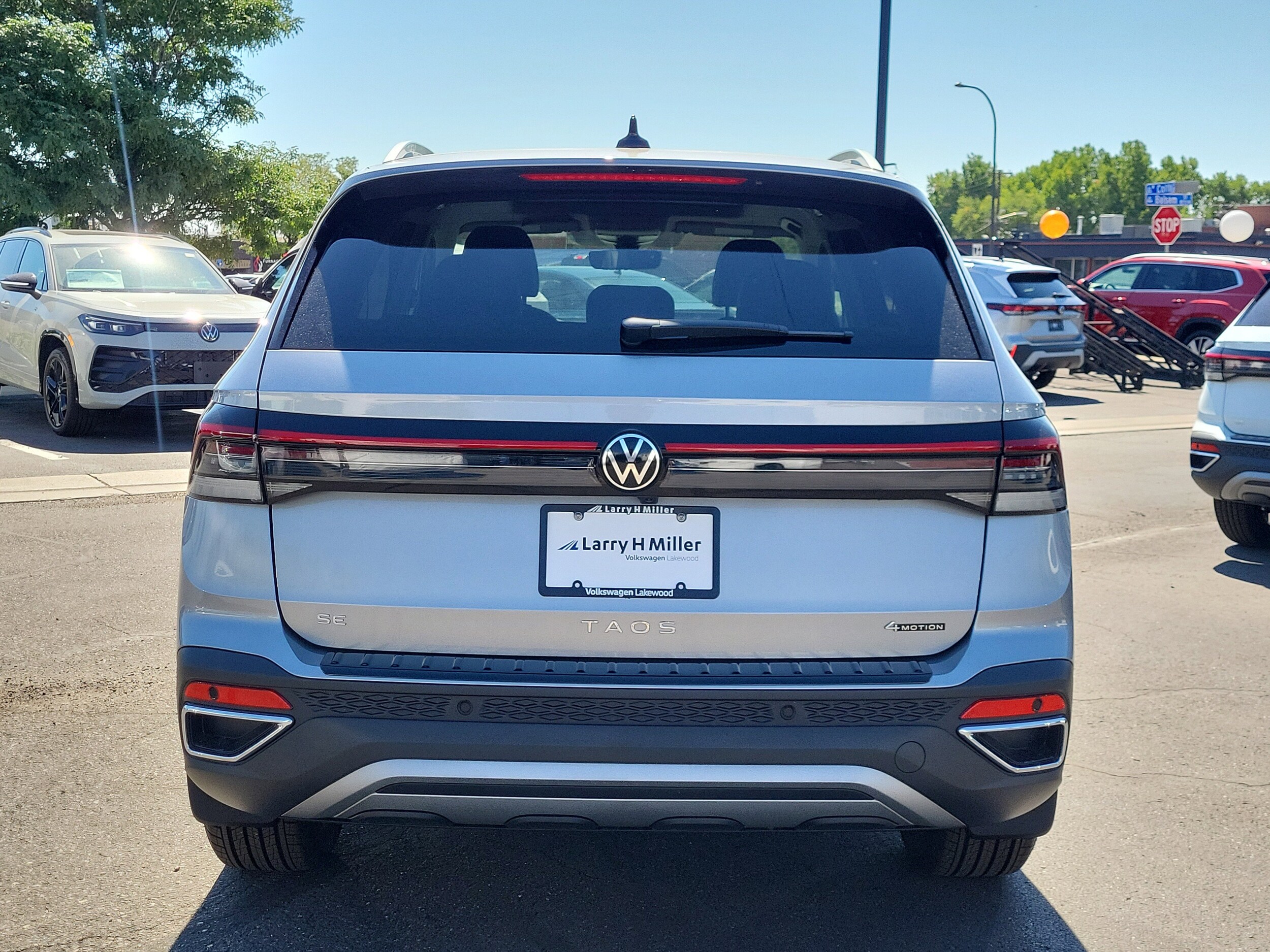 2025 Volkswagen Taos SE - Photo 7