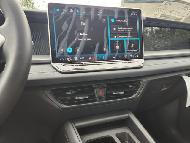 2025 Volkswagen Tiguan SE - Photo 18