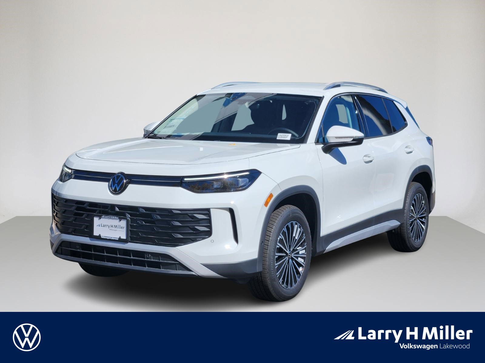 2025 Volkswagen Tiguan S's photo