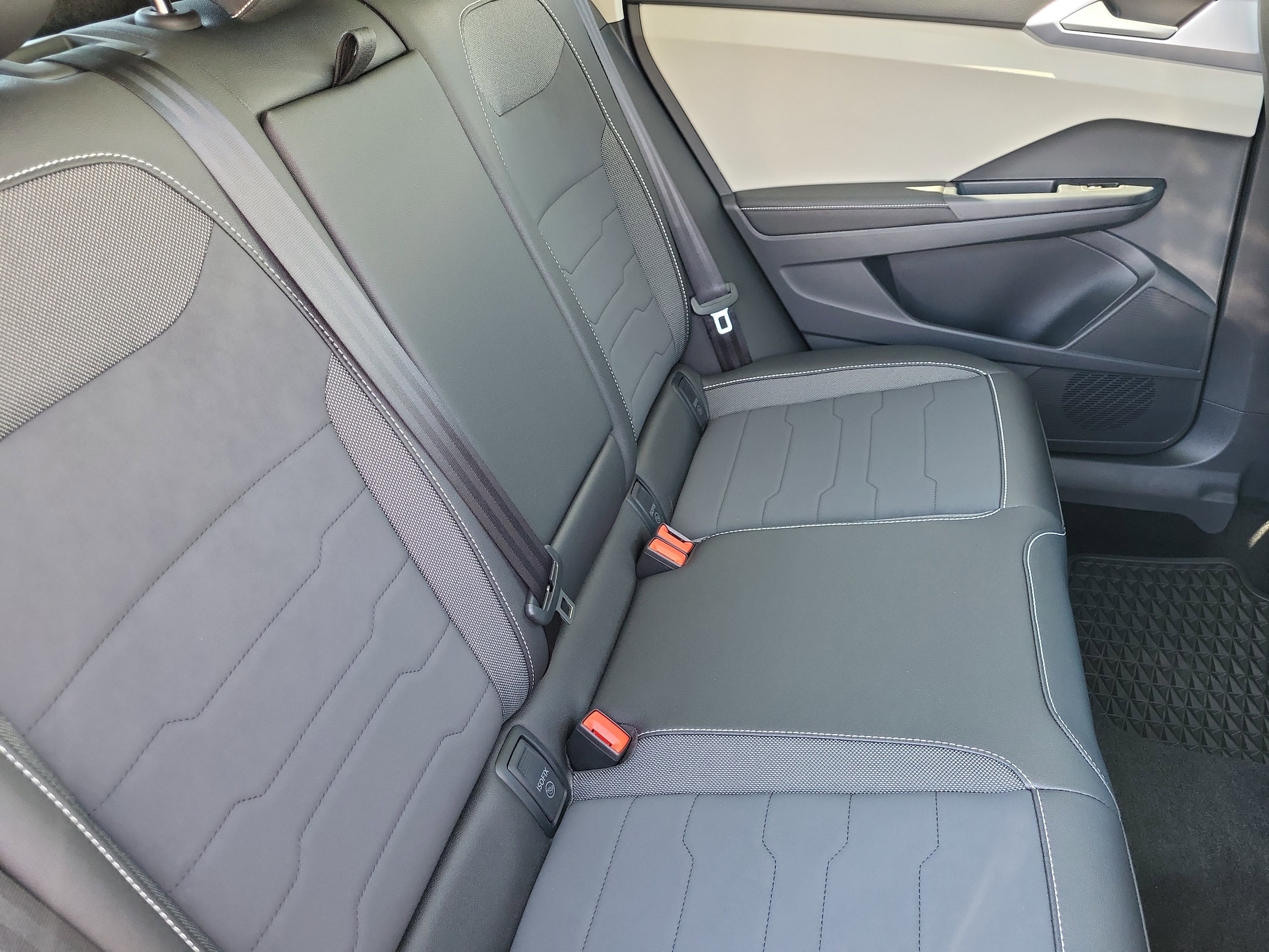 2025 Volkswagen Taos SE - Photo 24