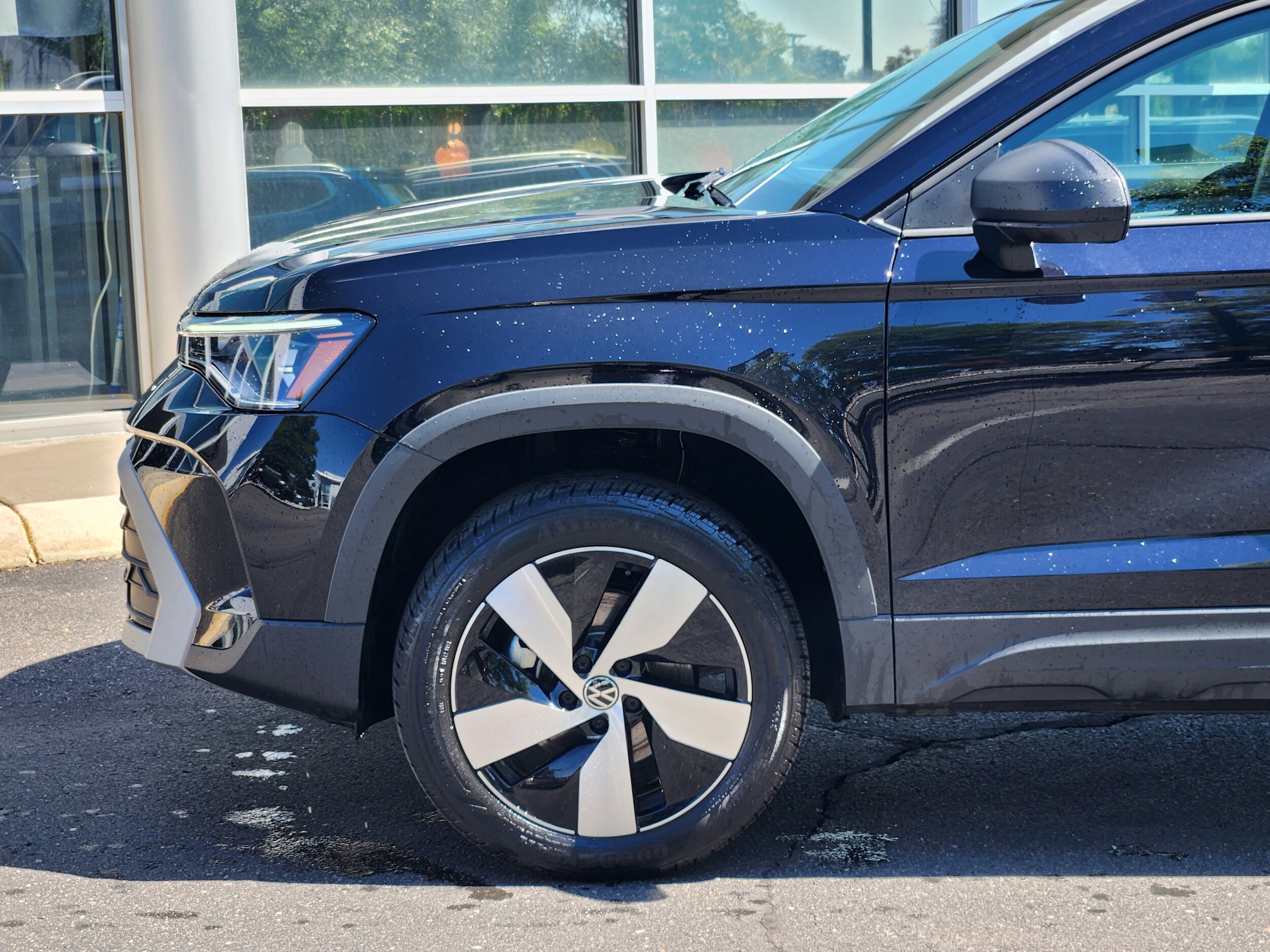 2025 Volkswagen Taos S photo 2