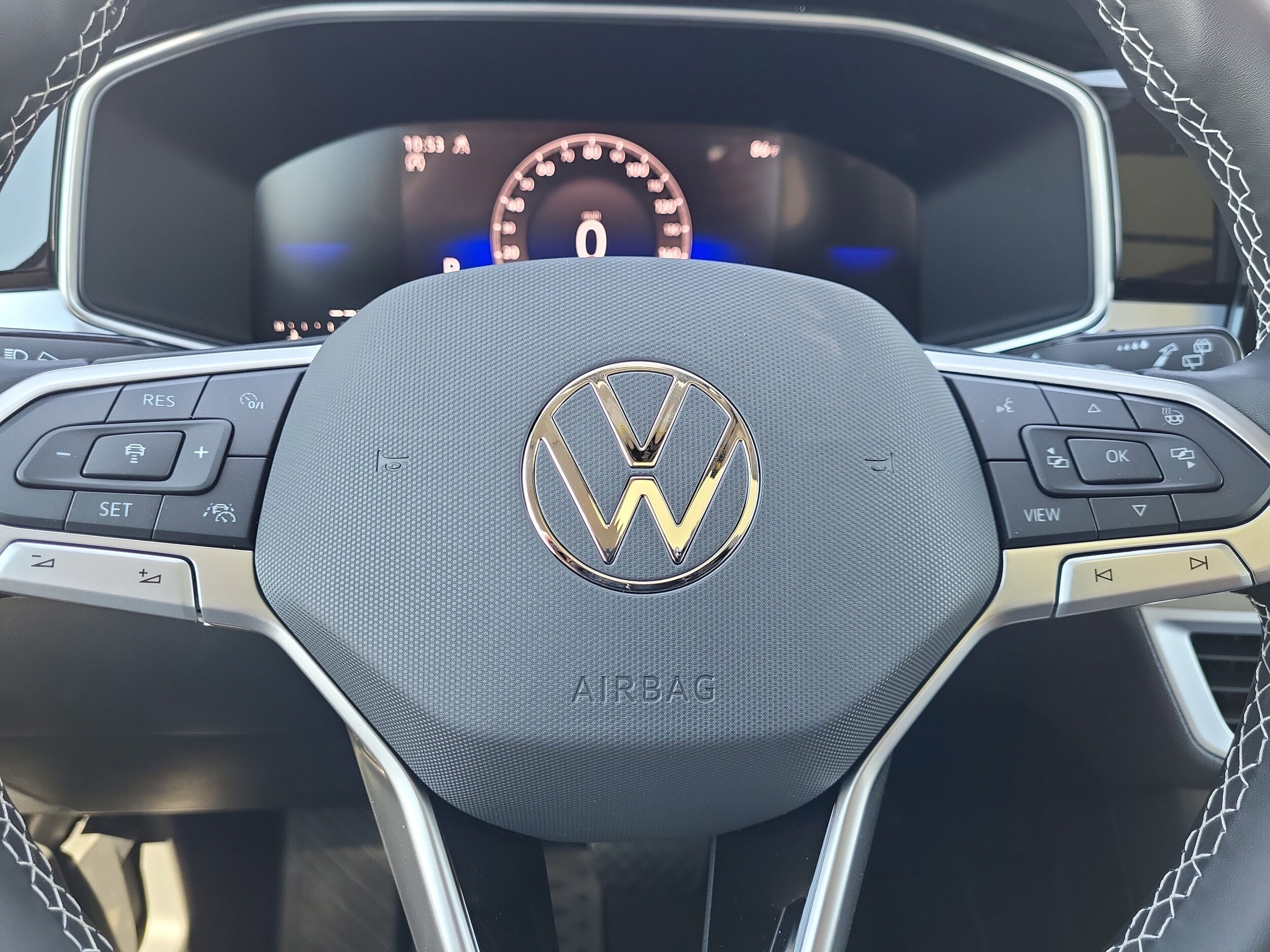 2025 Volkswagen Taos SE - Photo 12