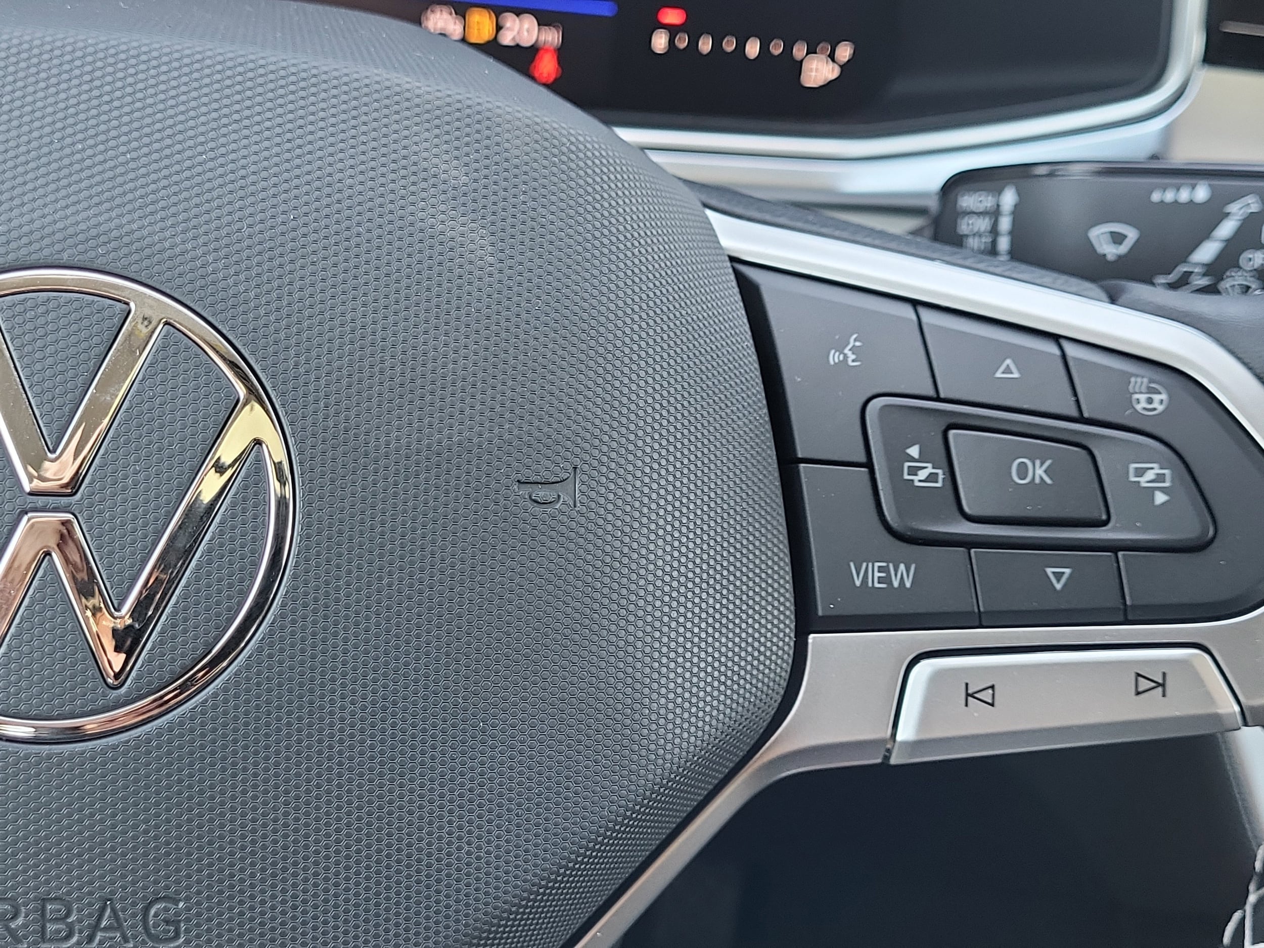 2025 Volkswagen Taos SE - Photo 34