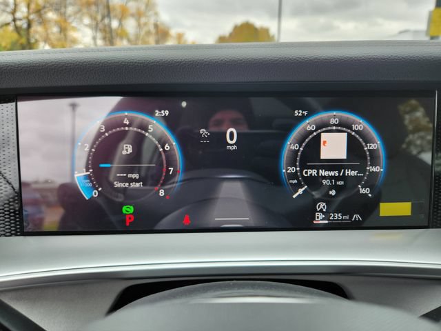 2025 Volkswagen Tiguan SE - Photo 18