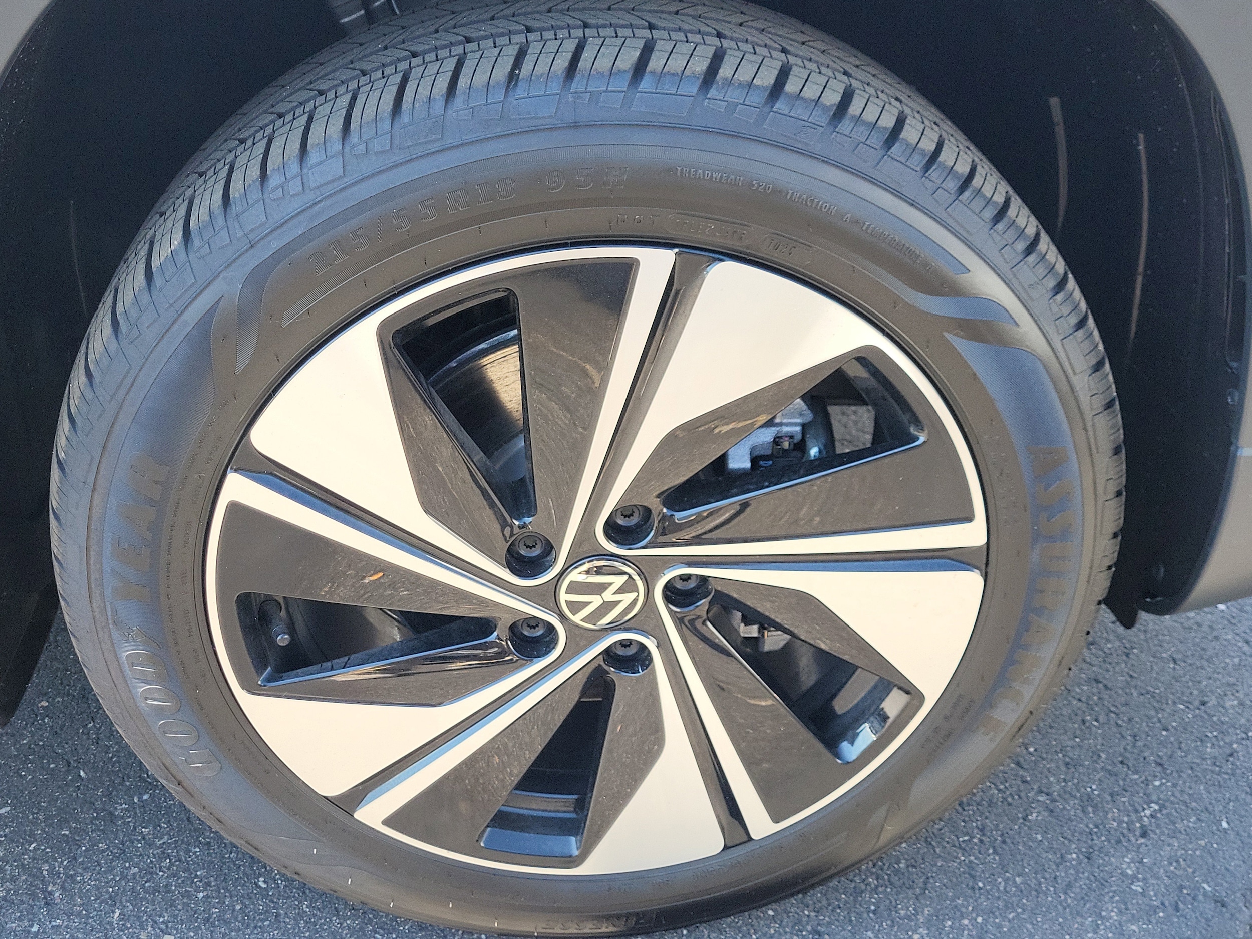 2025 Volkswagen Taos SE - Photo 26