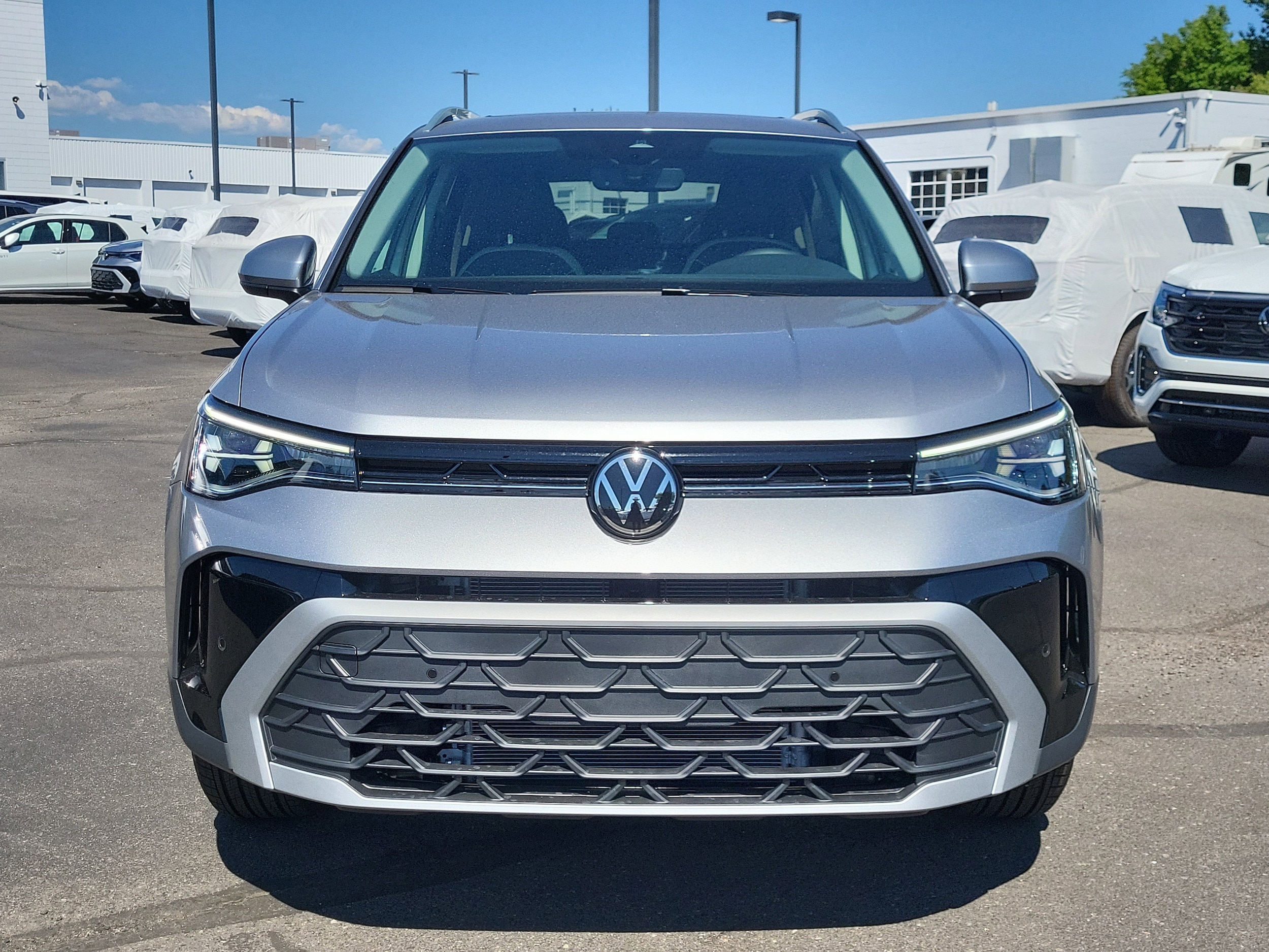 2025 Volkswagen Taos SE - Photo 8