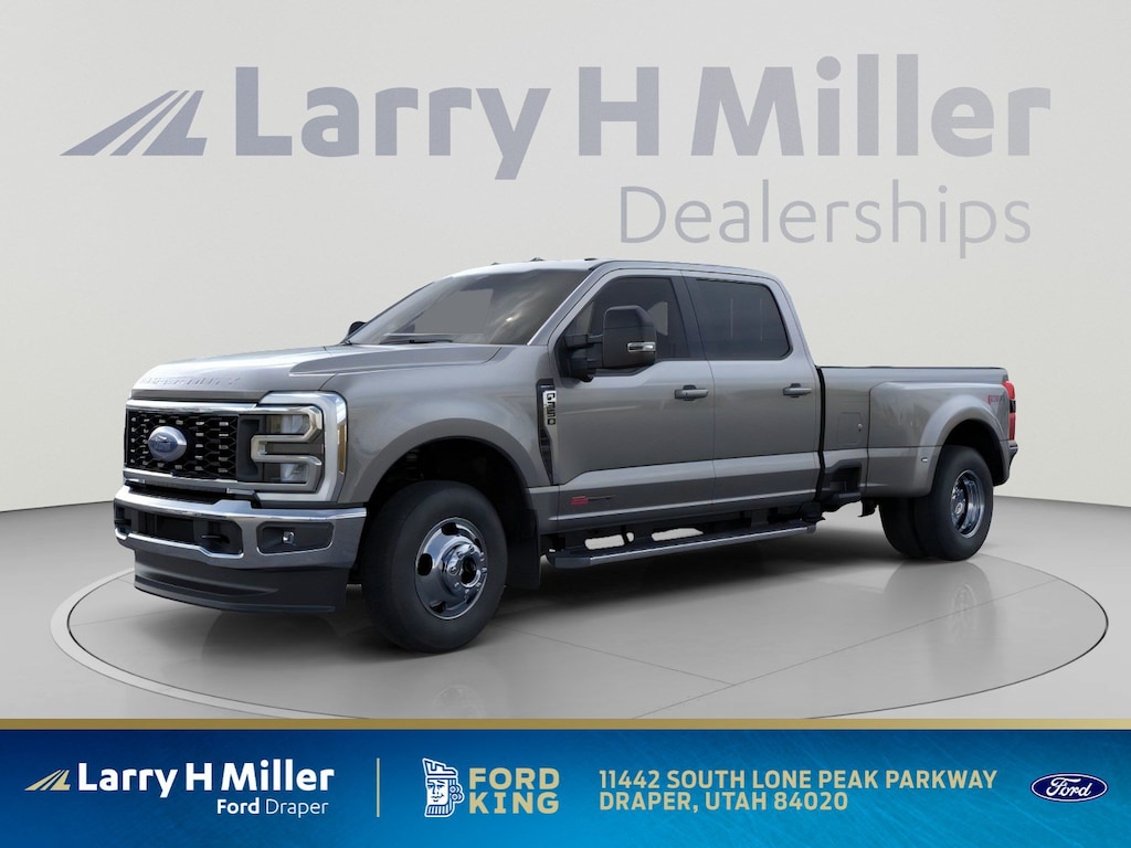 New 2026 Ford Super Duty F-350 DRW LARIAT 4WD Crew Cab 8' Box V8 Engine