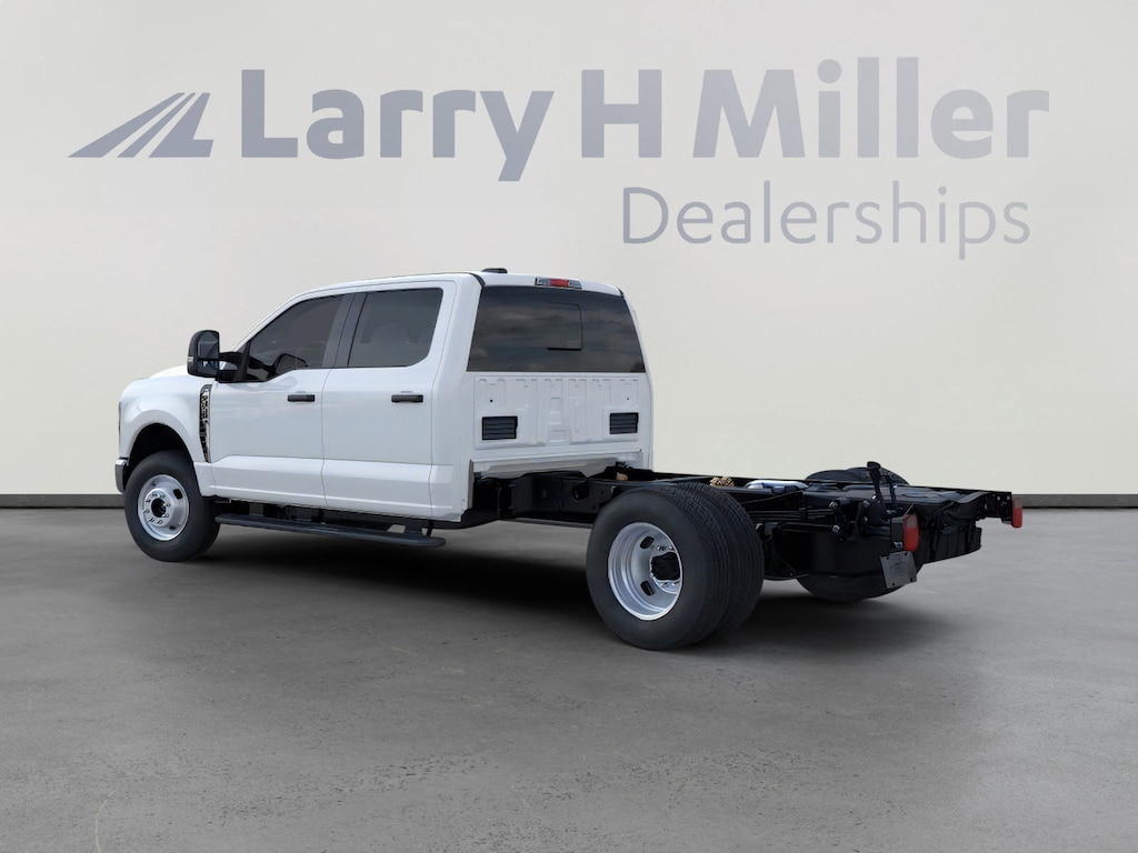 New 2026 Ford Super Duty F-350 DRW XL 4WD Crew Cab 179" WB 60" CA V8 Engine