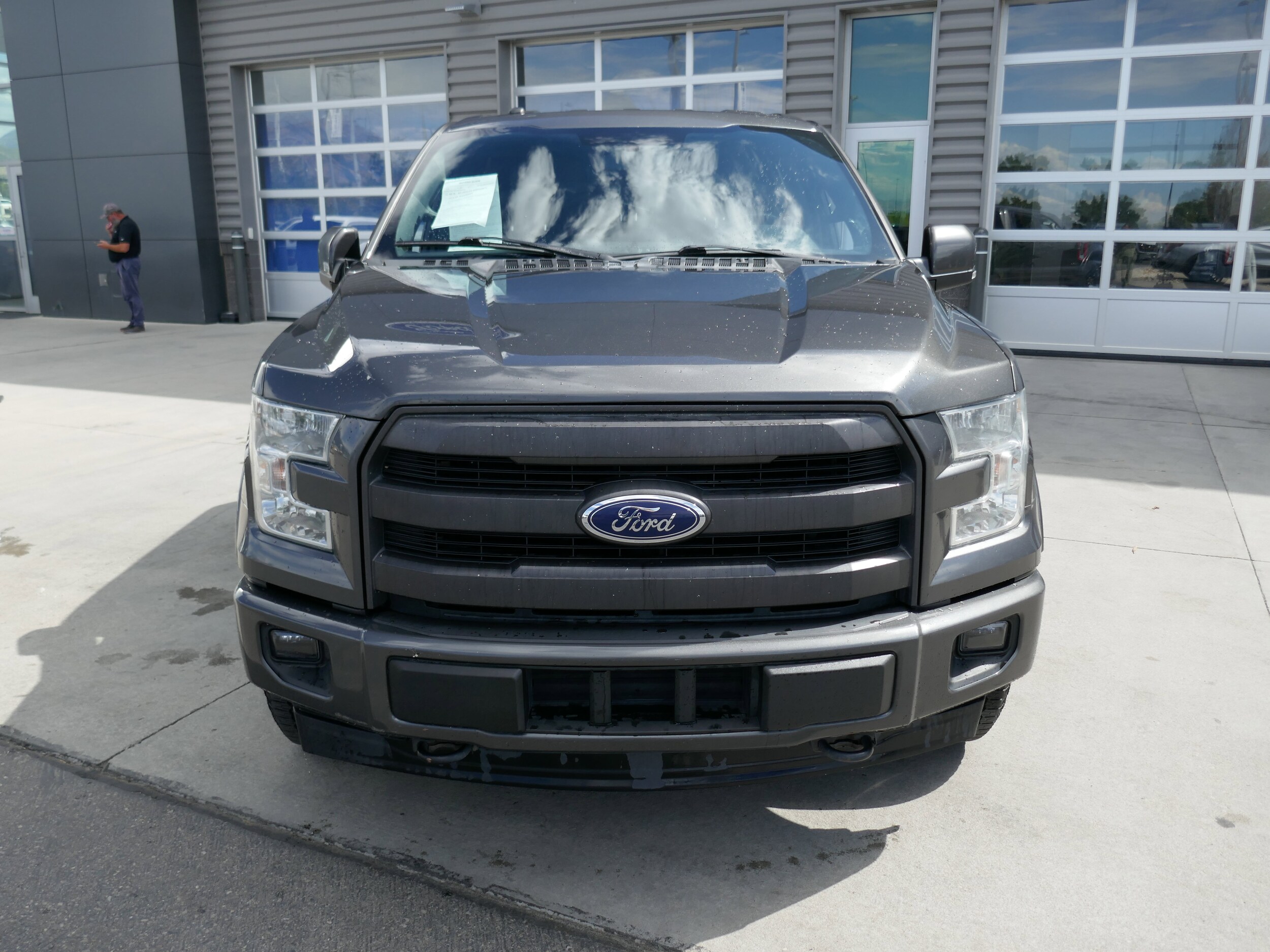 2017 Ford F-150 Lariat photo 2