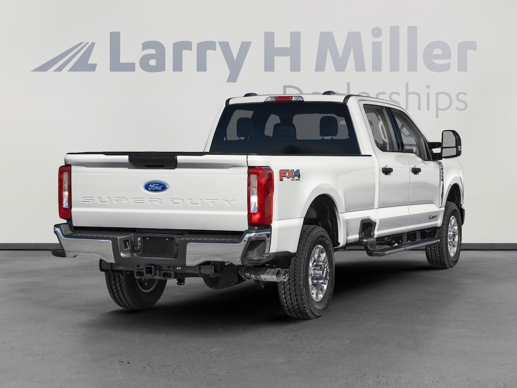 New 2026 Ford Super Duty F-350 SRW XLT 4WD Crew Cab 8' Box V8 Engine