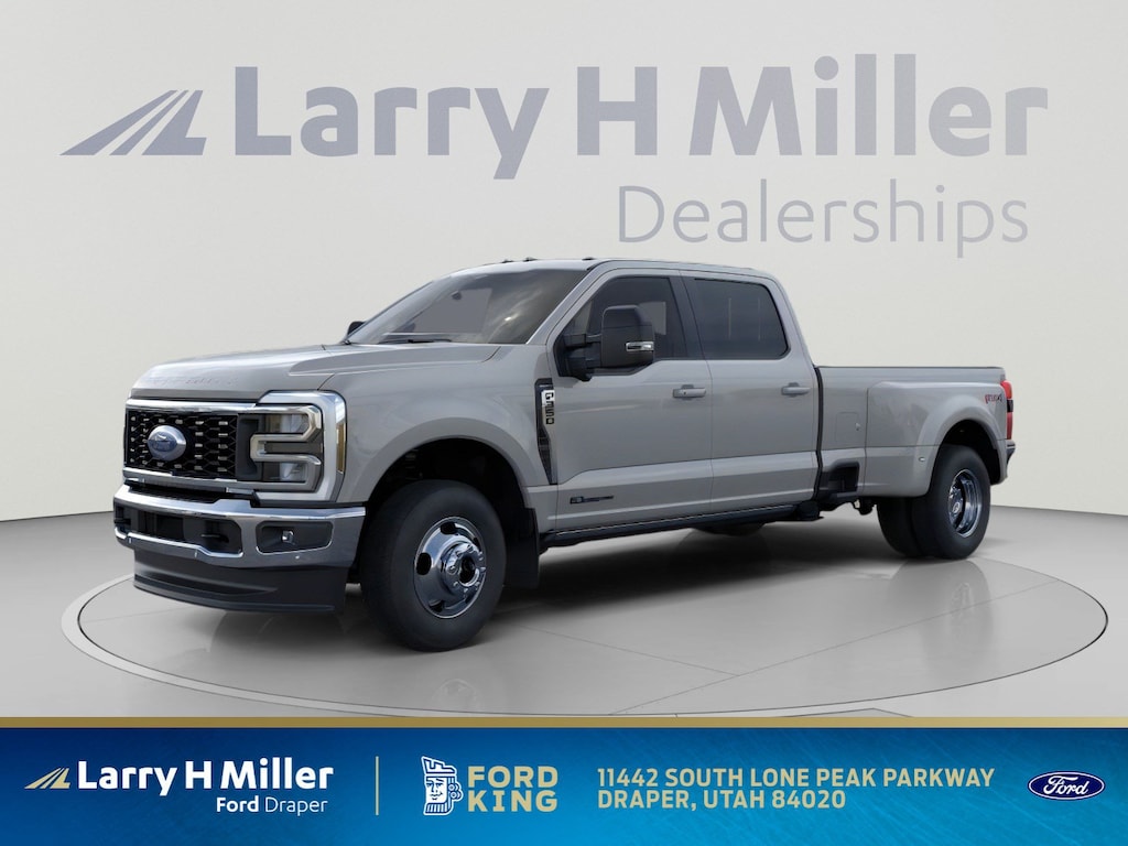 New 2026 Ford Super Duty F-350 DRW LARIAT 4WD Crew Cab 8' Box V8 Engine