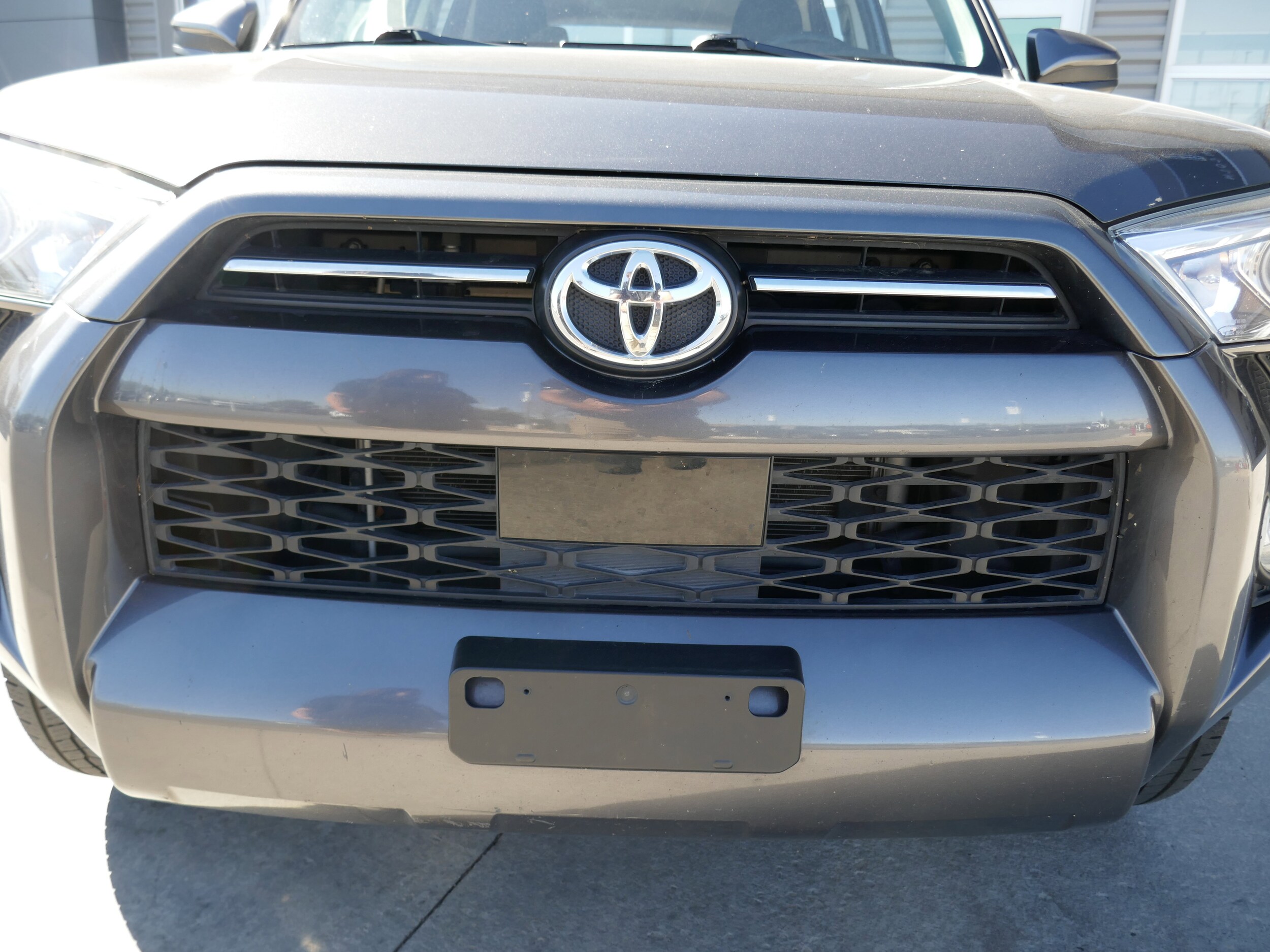 2020 Toyota 4Runner SR5 photo 3