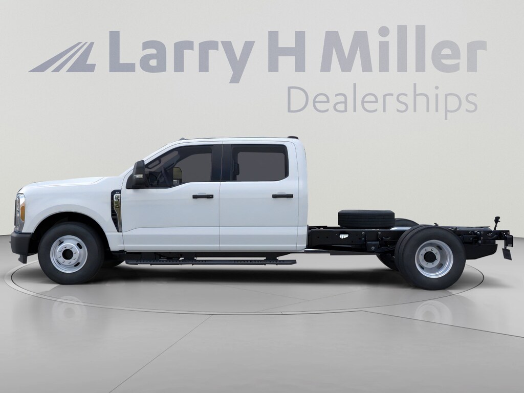 New 2026 Ford Super Duty F-350 DRW XL 2WD Crew Cab 179" WB 60" CA V8 Engine