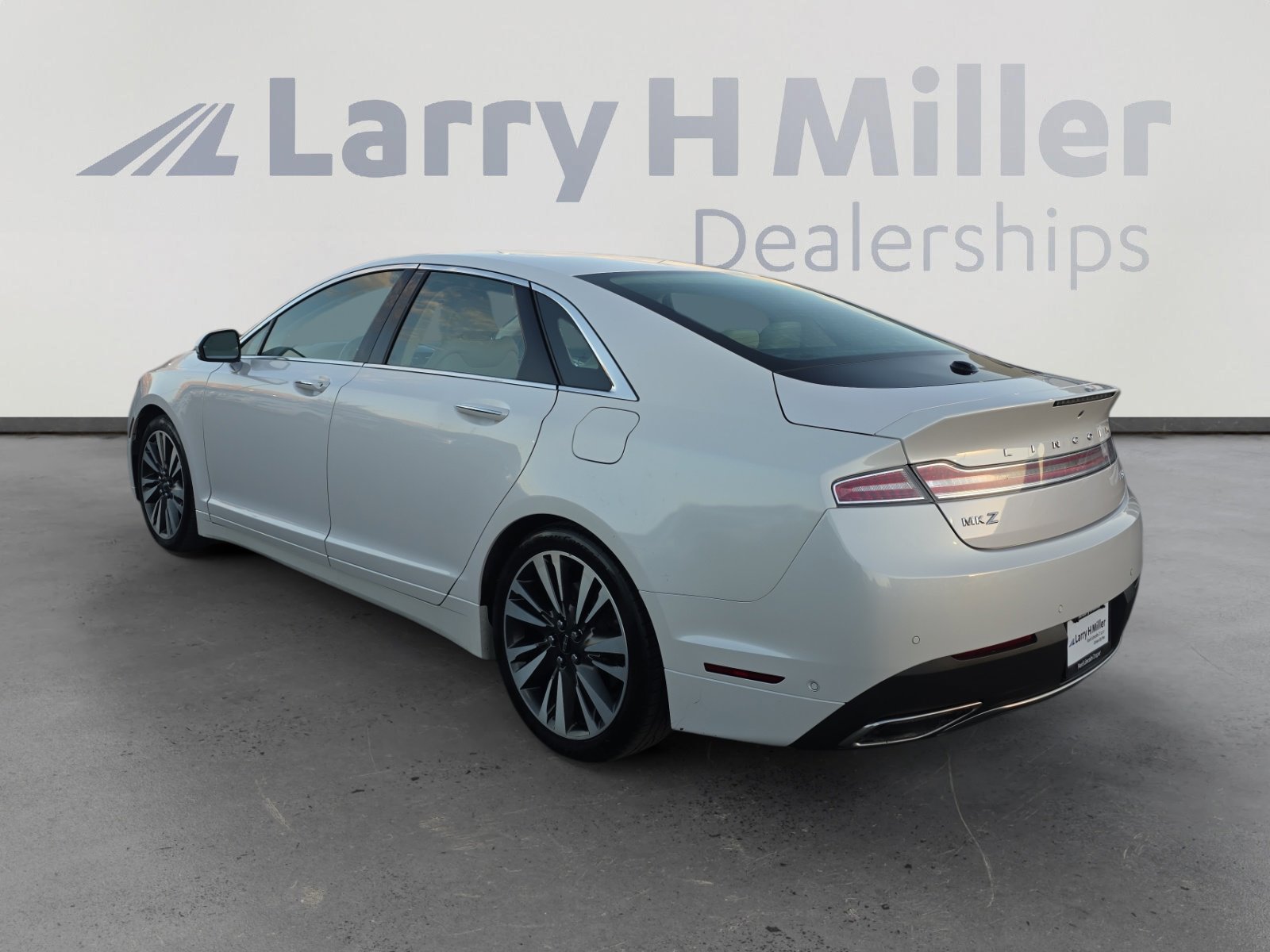 2017 Lincoln MKZ Hybrid Select photo 3