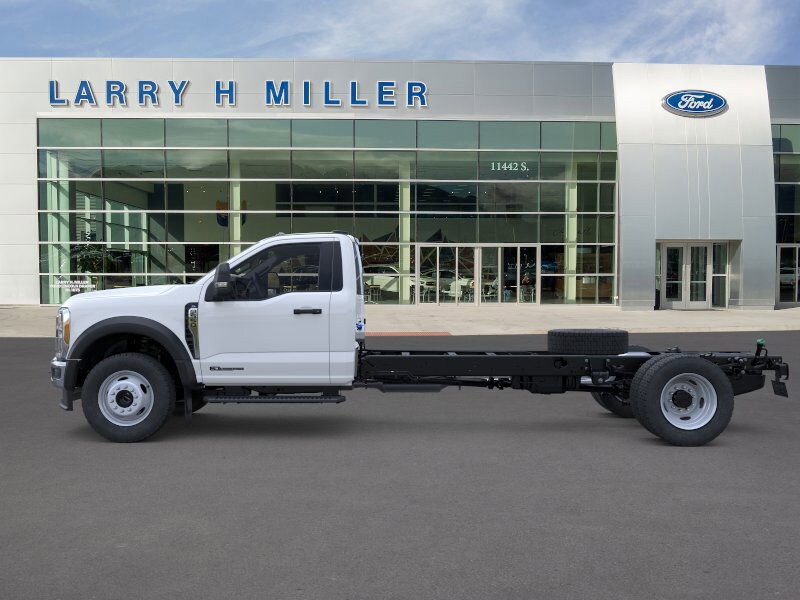 2025 Ford F-550 XL photo 3