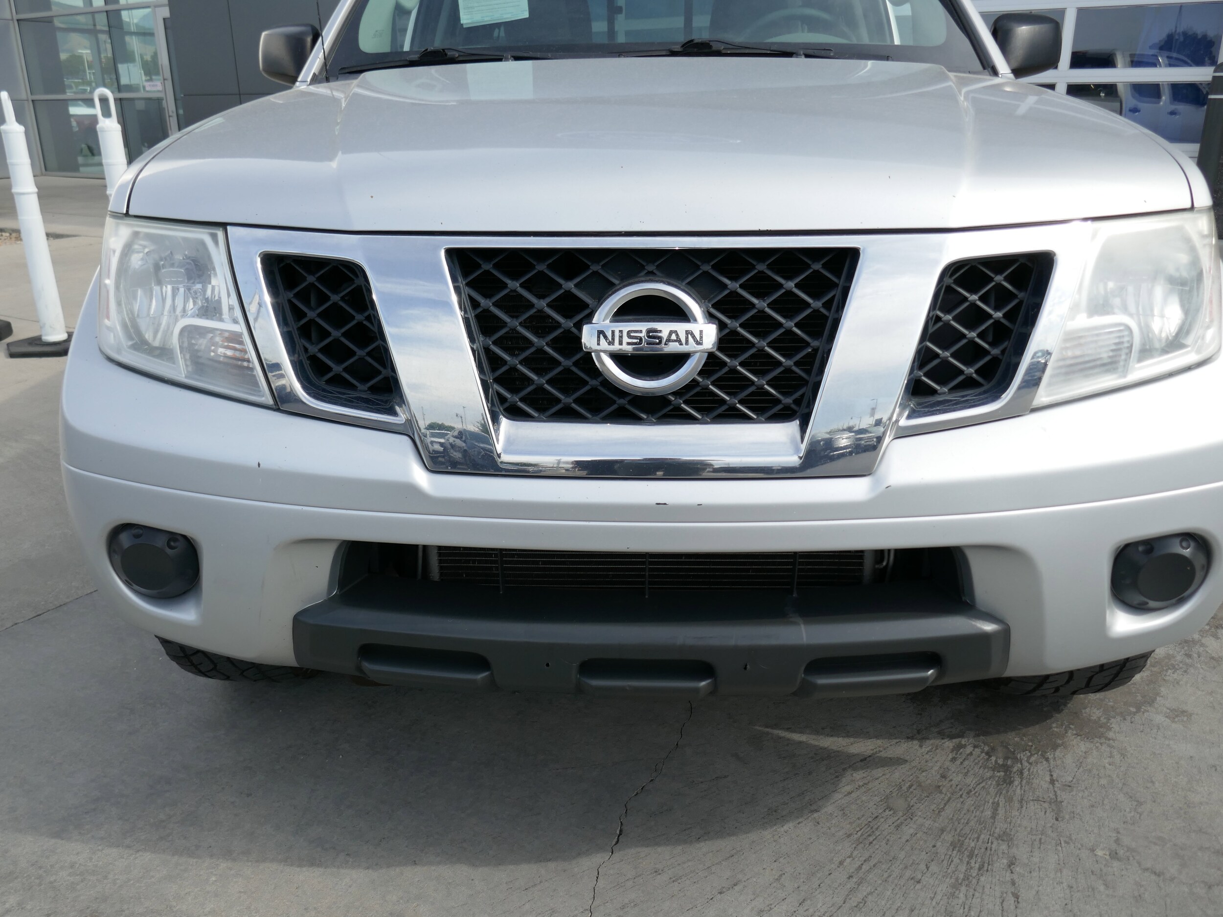 2016 Nissan Frontier SV photo 3