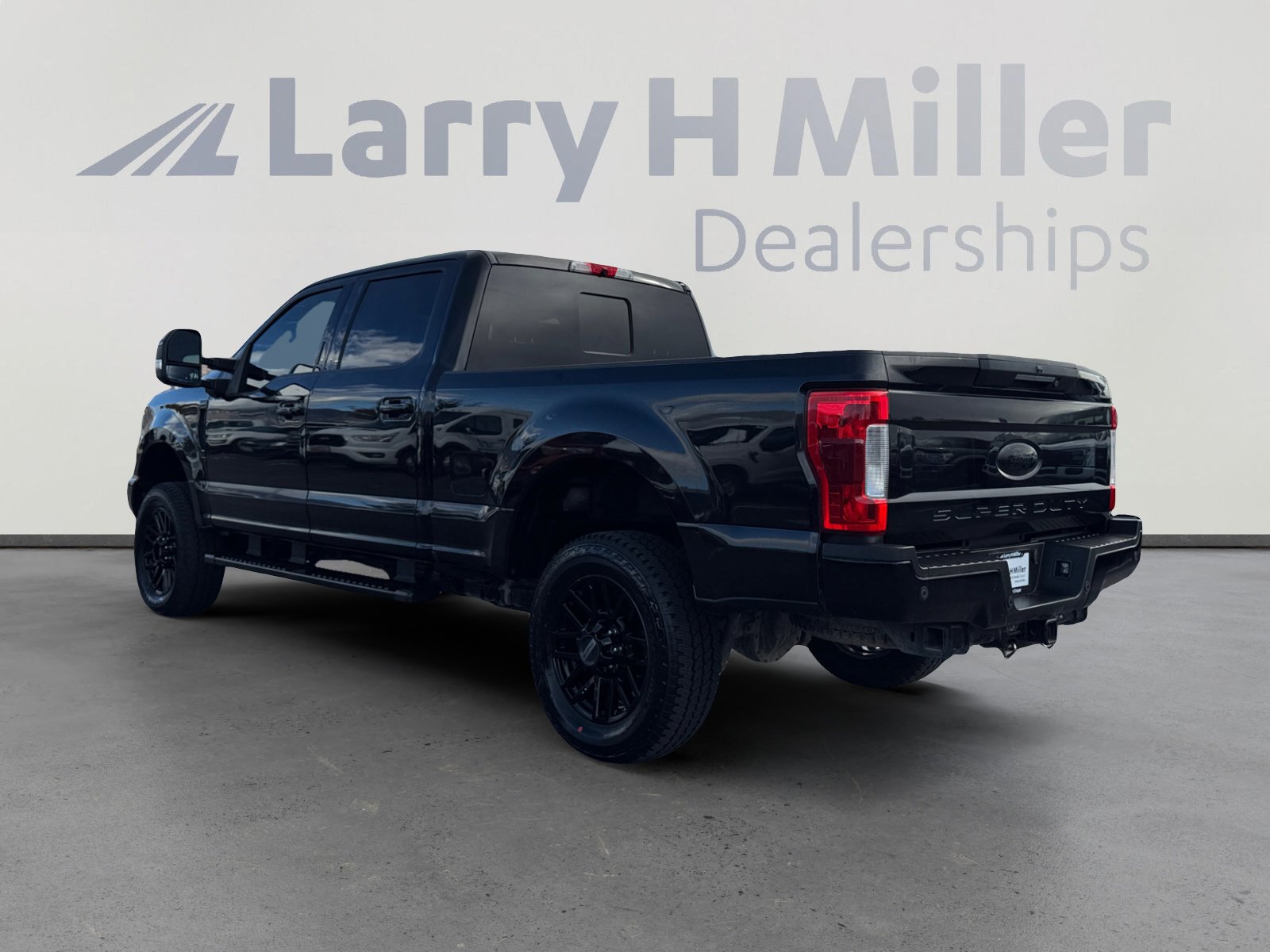 2019 Ford F-350 Lariat photo 3