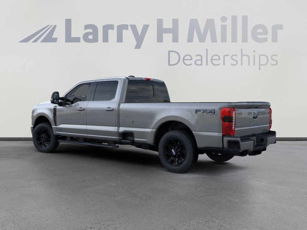 New 2025 Ford Super Duty F-350 SRW LARIAT 4WD Crew Cab 8' Box V8 Engine