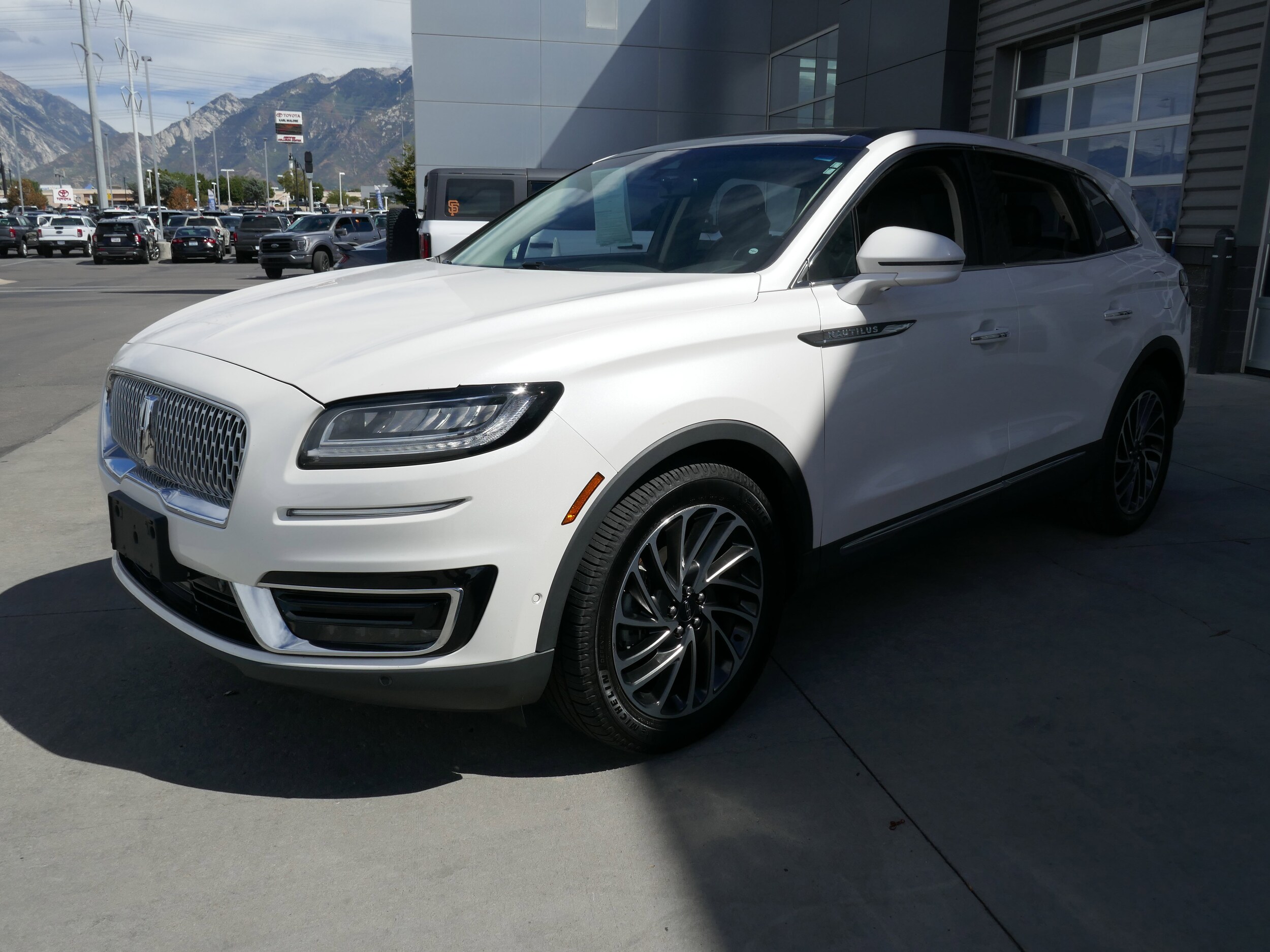 2019 Lincoln Nautilus Reserve photo 4