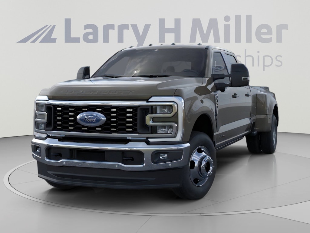 New 2026 Ford Super Duty F-350 DRW LARIAT 4WD Crew Cab 8' Box V8 Engine