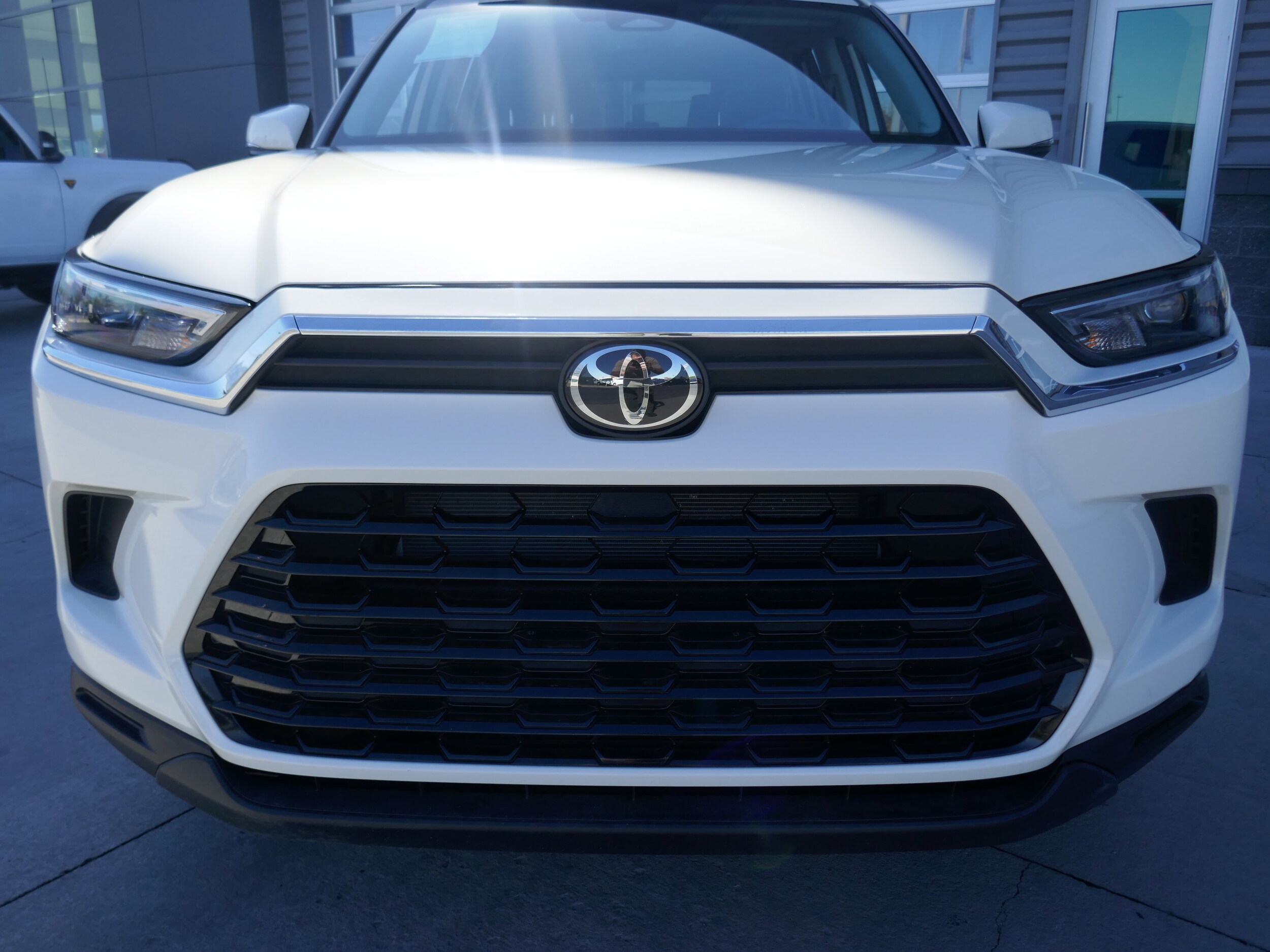2024 Toyota Grand Highlander XLE photo 3