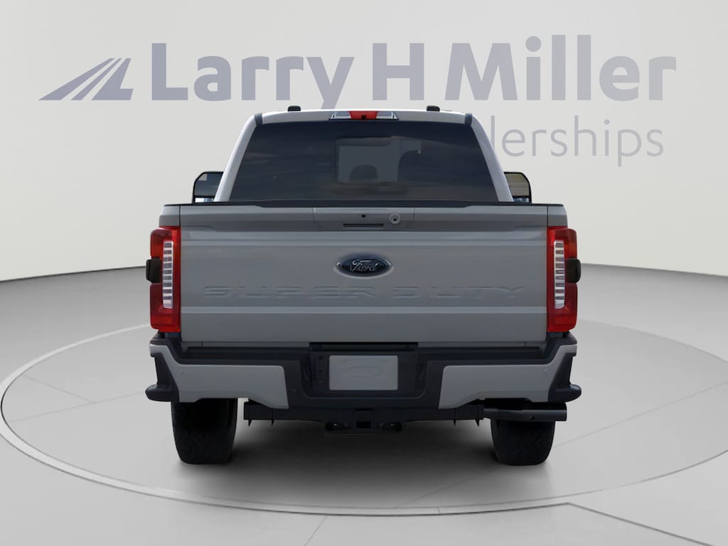 New 2026 Ford Super Duty F-350 SRW LARIAT 4WD Crew Cab 6-3/4' Box V8 Engine