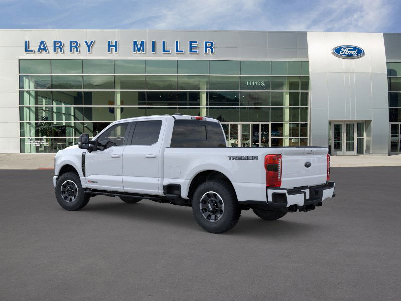 2025 Ford F-350 Lariat photo 4