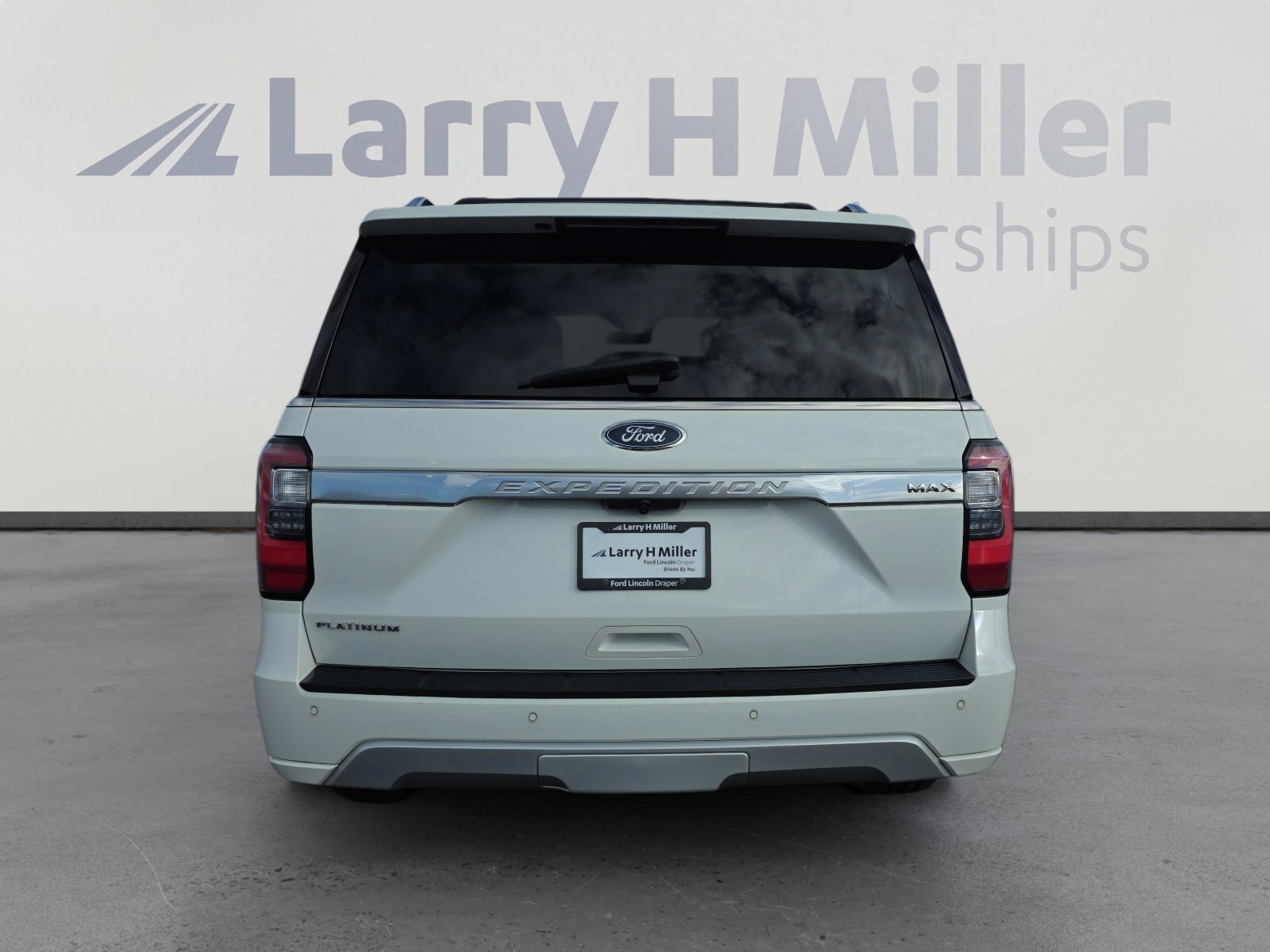 2021 Ford Expedition MAX Platinum photo 2