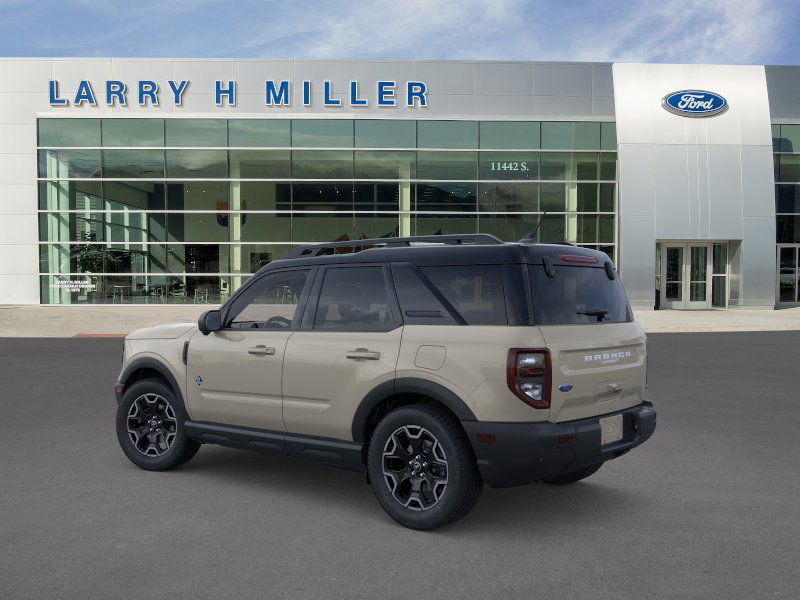 2025 Ford Bronco Sport Outer Banks photo 2