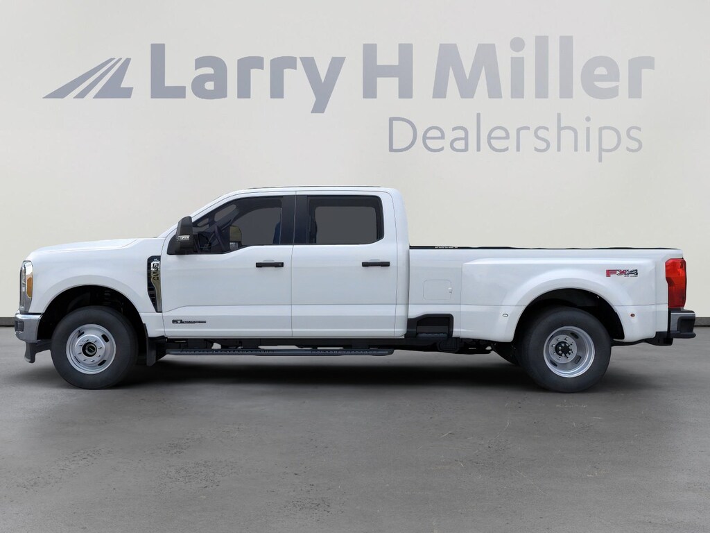 New 2026 Ford Super Duty F-350 DRW XL 4WD Crew Cab 8' Box V8 Engine