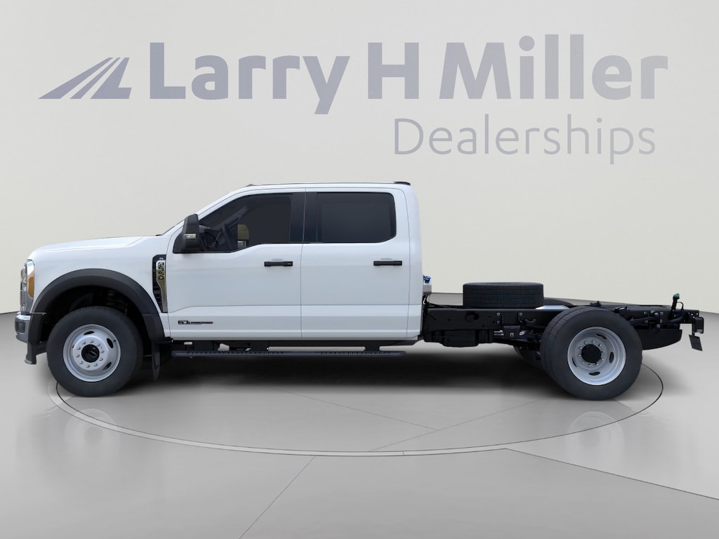 New 2026 Ford Super Duty F-550 DRW XL 4X4 CREW CHAS CAB DRW/179 V8 Engine