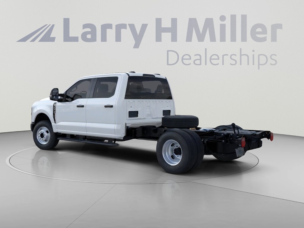 New 2026 Ford Super Duty F-350 DRW XL 4WD Crew Cab 179" WB 60" CA V8 Engine