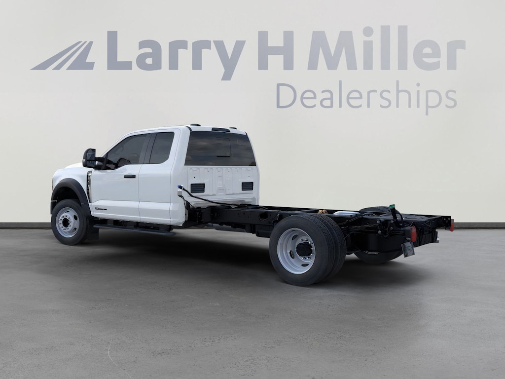 New 2026 Ford Super Duty F-550 DRW XL 4X4 SUPERCAB CHAS CAB/192 V8 Engine