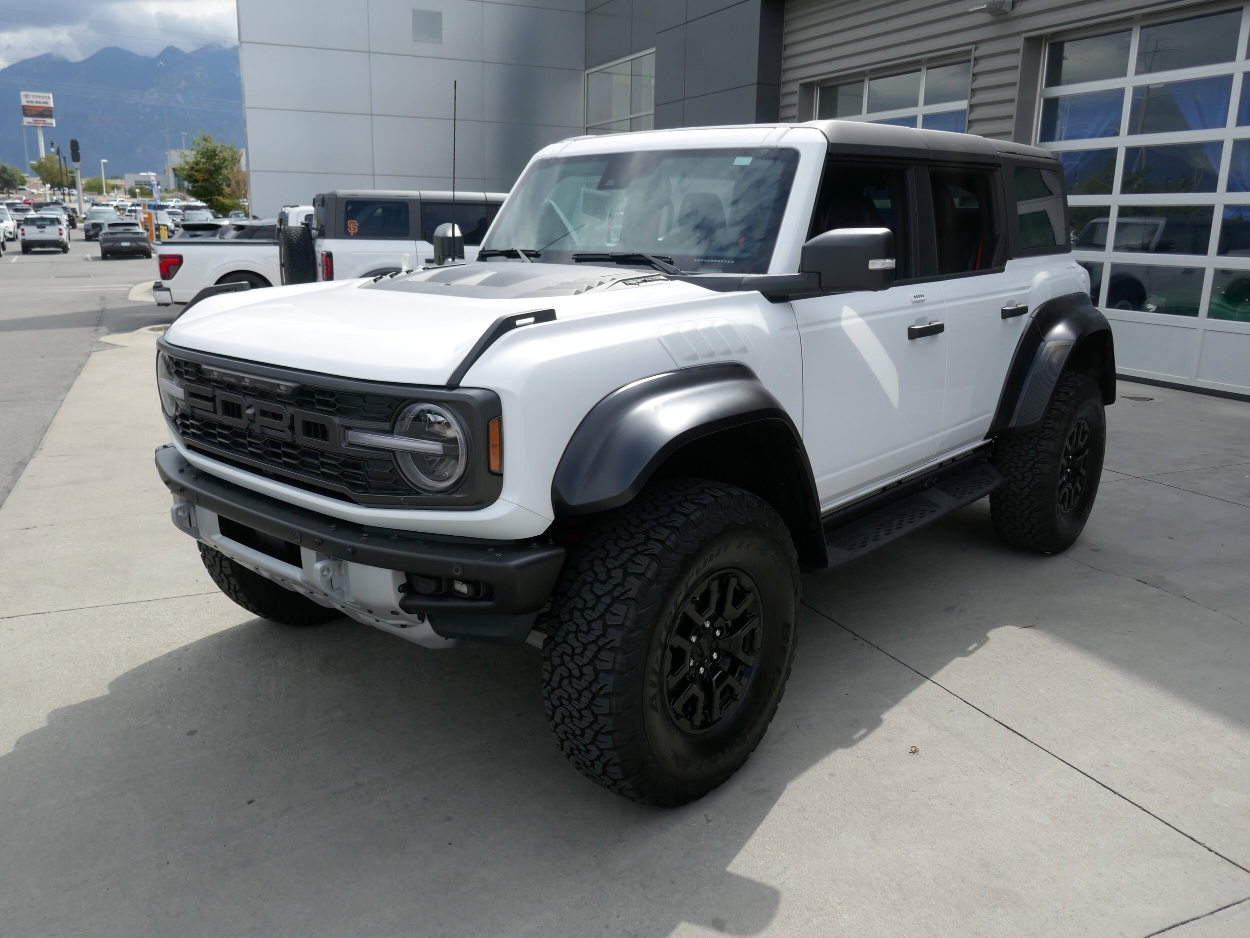 2023 Ford Bronco Raptor photo 4