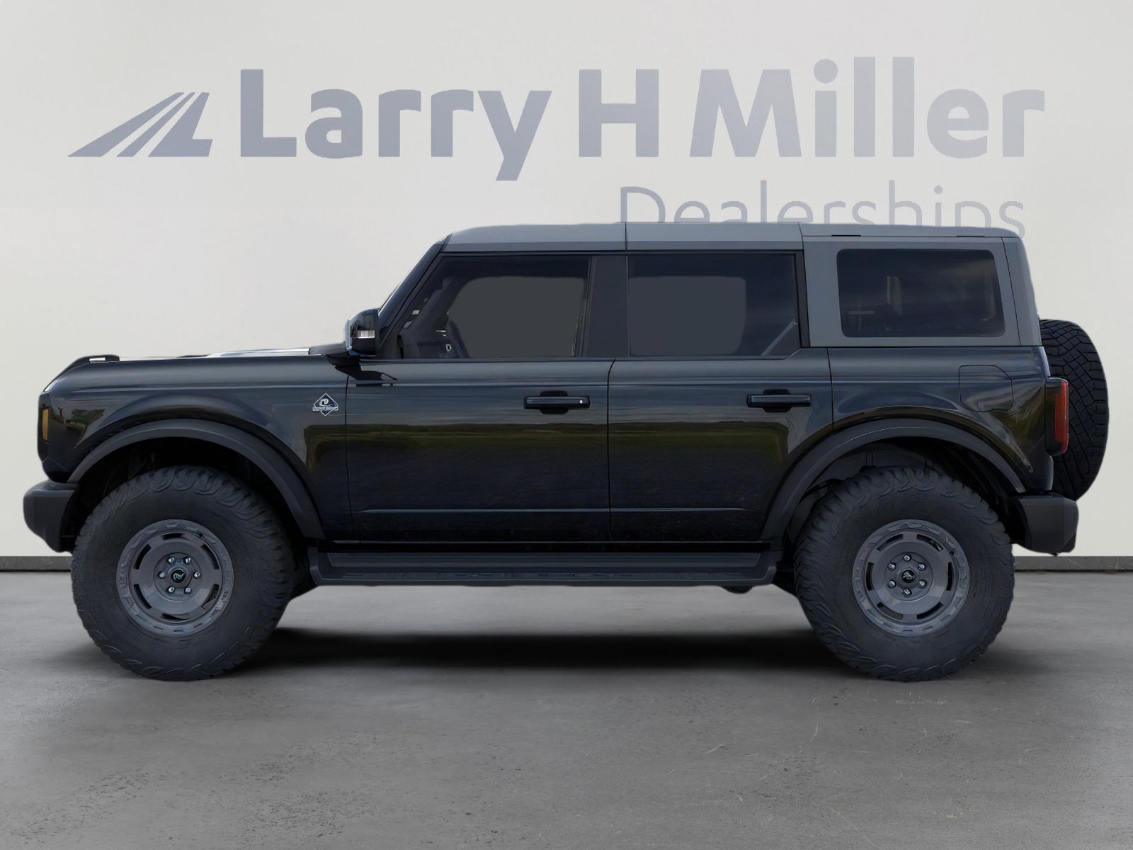 2025 Ford Bronco Outer Banks photo 3