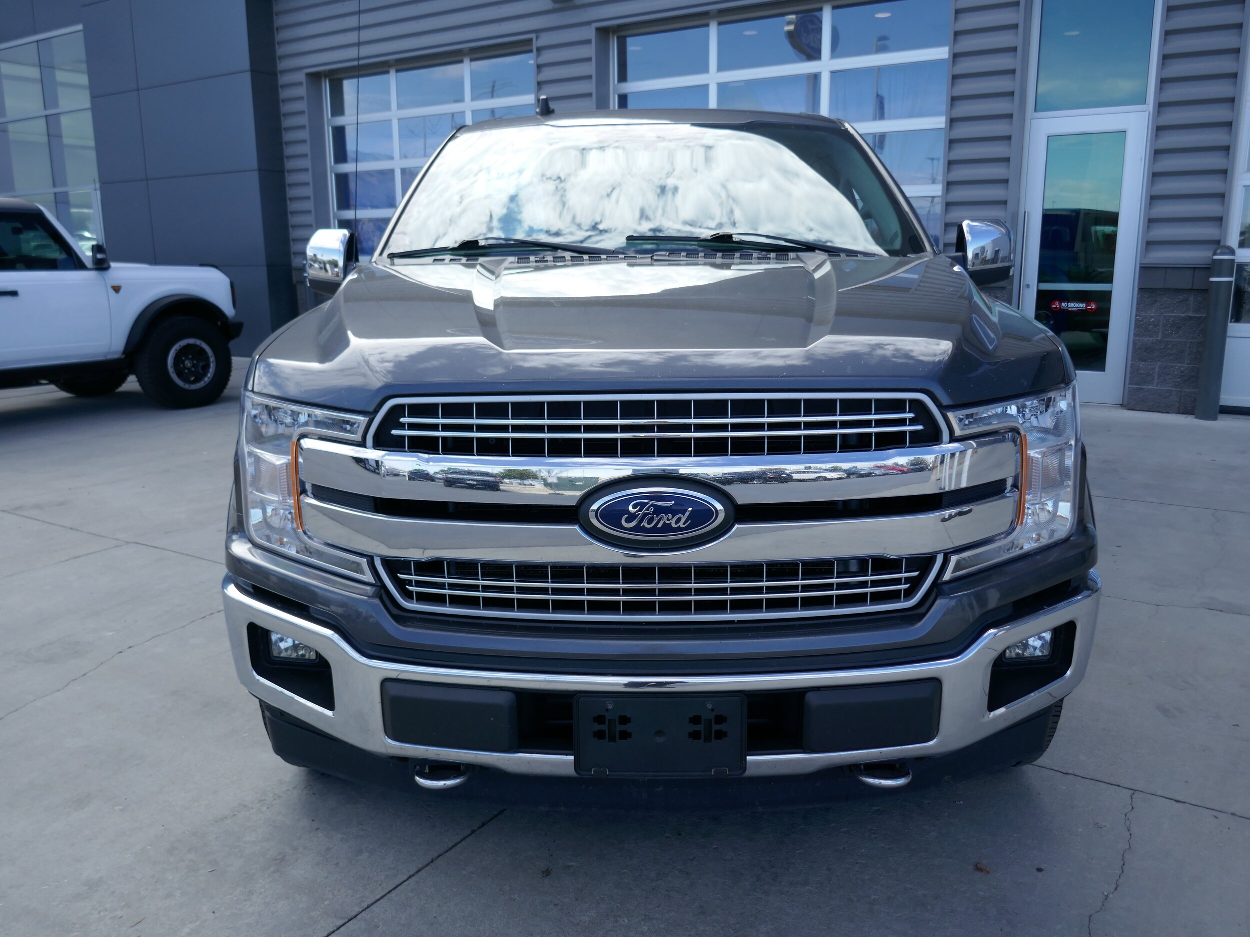 2020 Ford F-150 Lariat photo 2