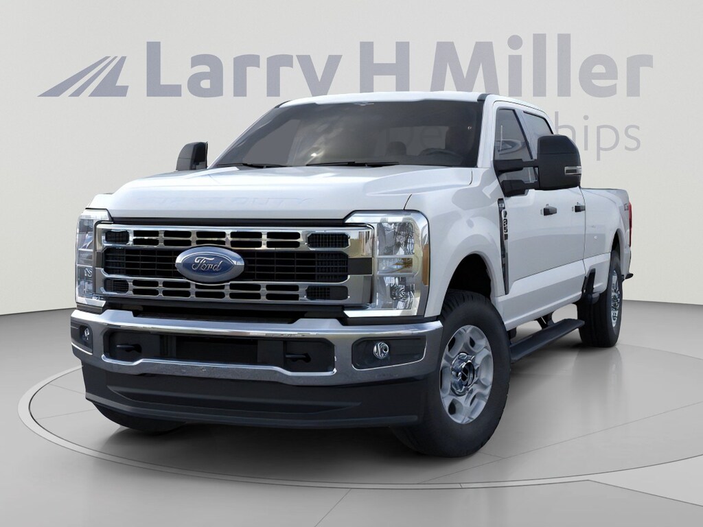 New 2026 Ford Super Duty F-350 SRW XLT 4WD Crew Cab 8' Box V8 Engine