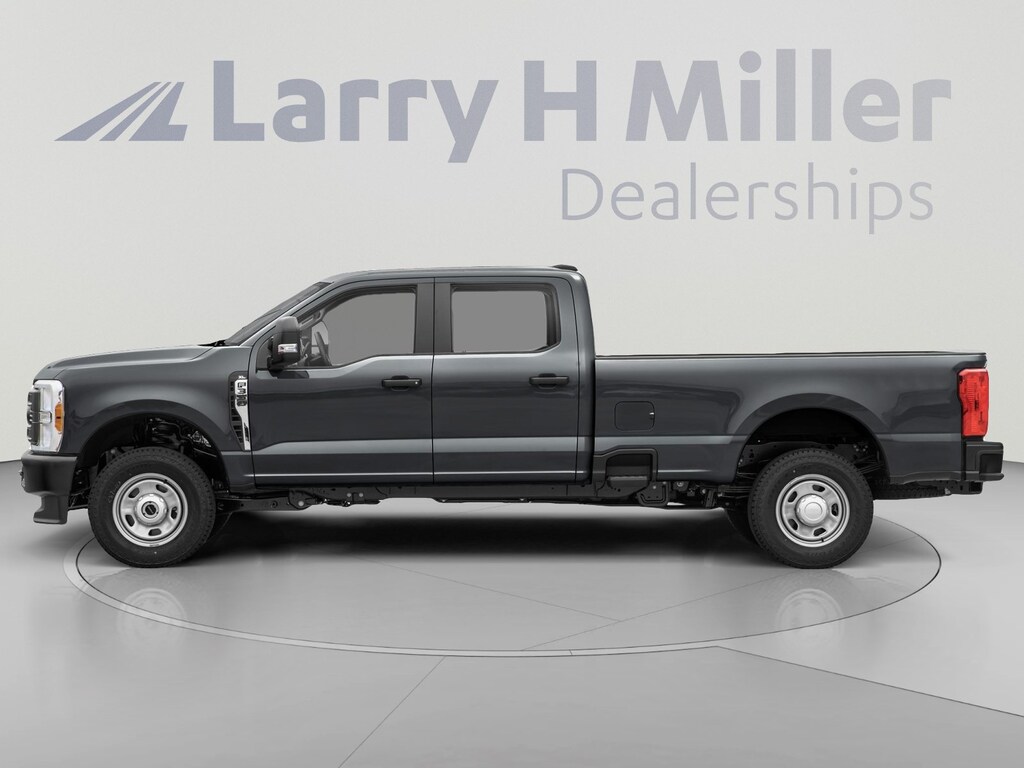 New 2026 Ford Super Duty F-350 SRW LARIAT 4WD Crew Cab 8' Box V8 Engine