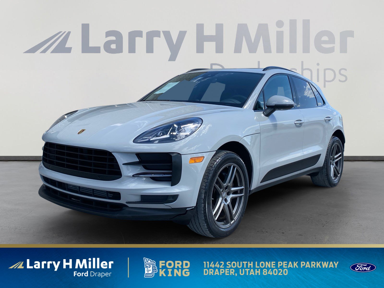 2021 Porsche Macan -'s photo
