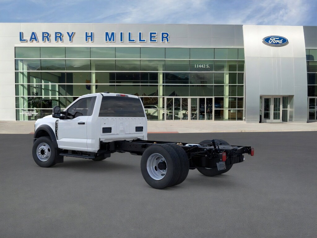 New 2025 Ford Super Duty F-600 DRW XL F-600 4X4 CHASSIS CAB DRW/145 V8 Engine