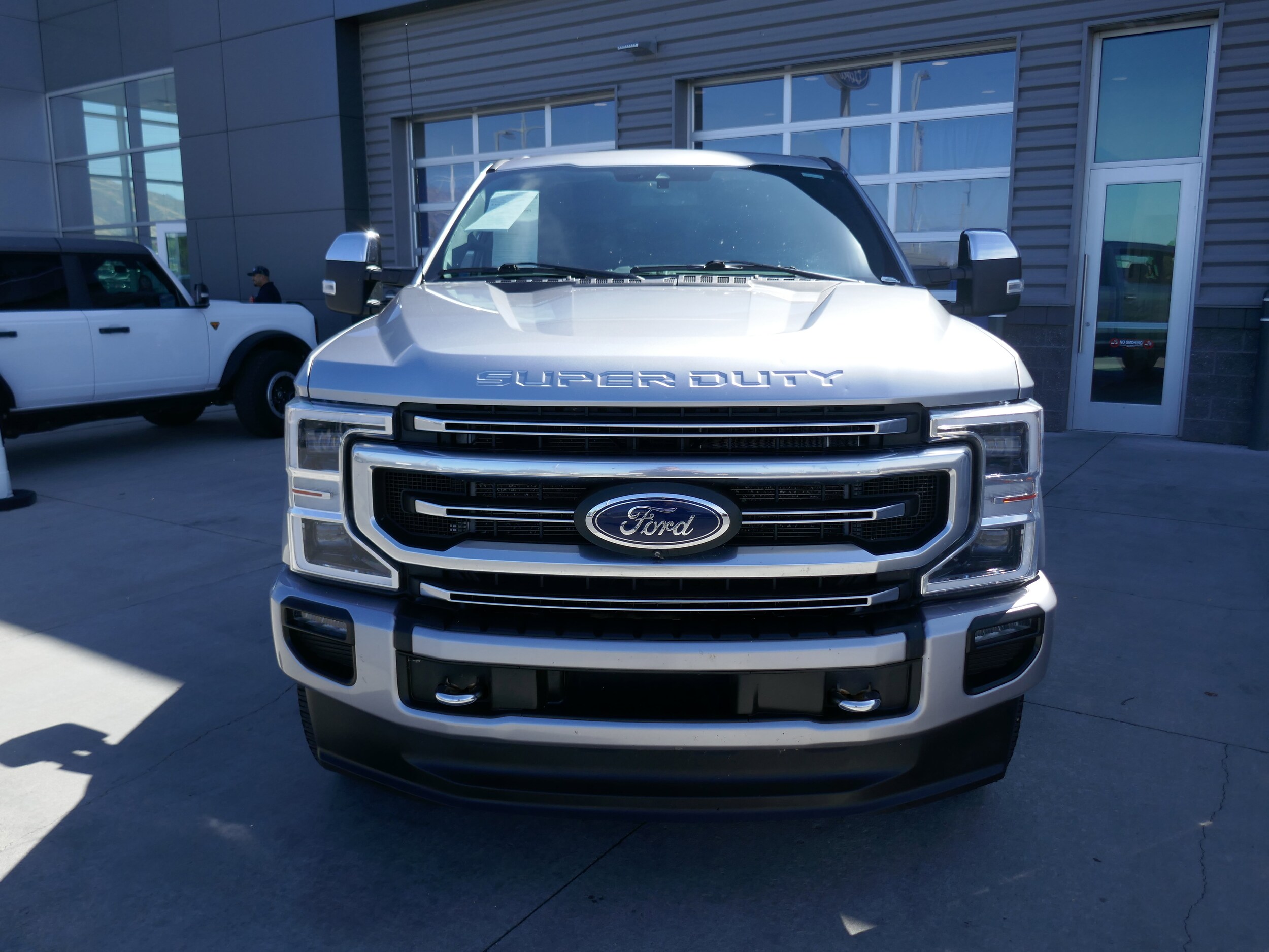 2021 Ford F-350 Platinum photo 2