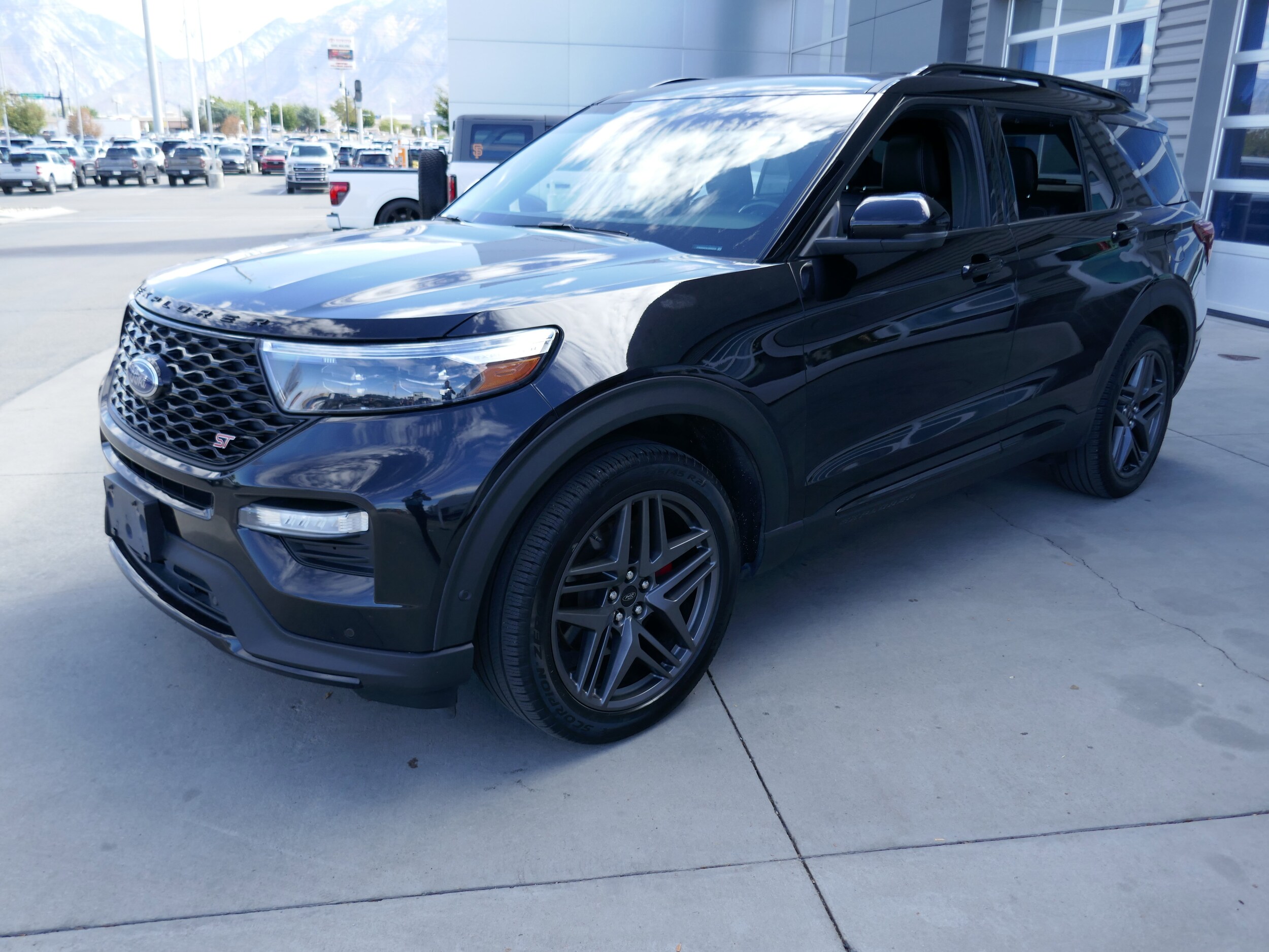 2020 Ford Explorer ST photo 3