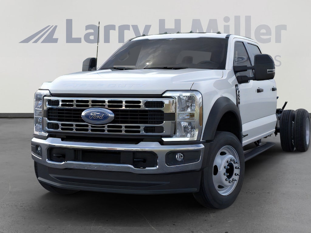 New 2026 Ford Super Duty F-550 DRW XL 4WD Crew Cab 203" WB 84" CA V8 Engine