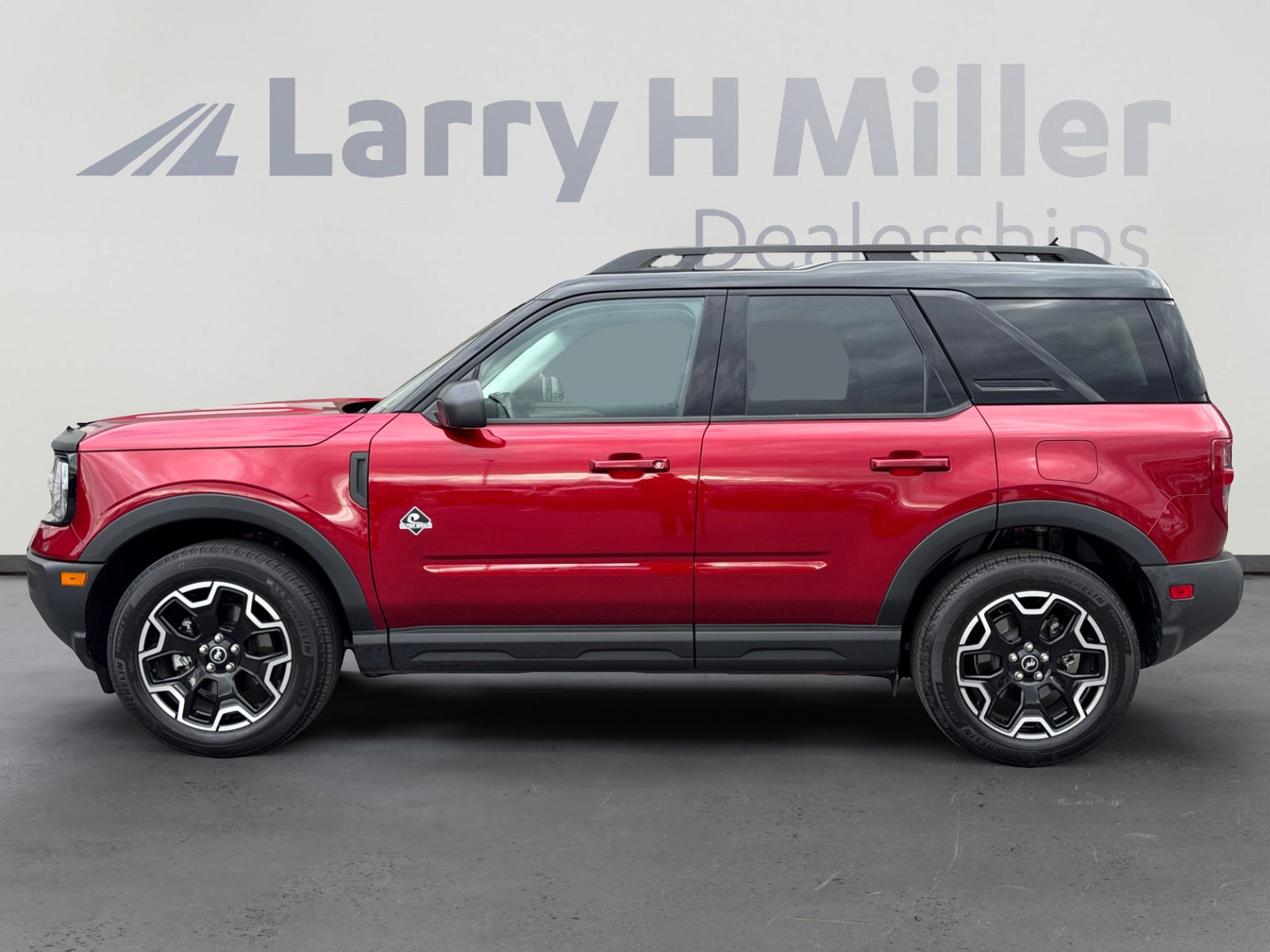 2025 Ford Bronco Sport Outer Banks photo 2