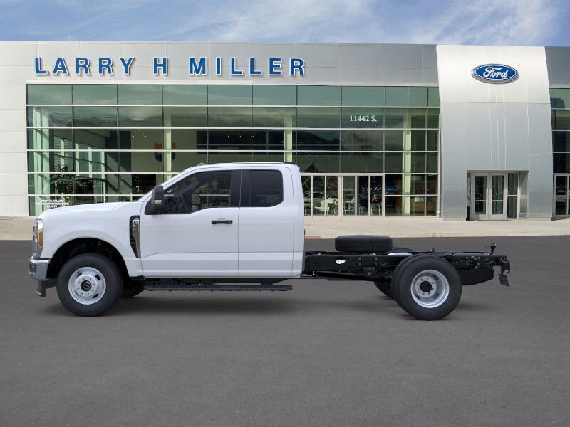 2025 Ford F-350 XL photo 3