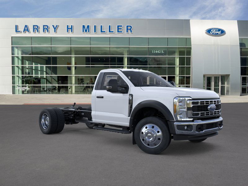 2025 Ford F-550 Super Duty Chassis Cab XLT - Photo 7