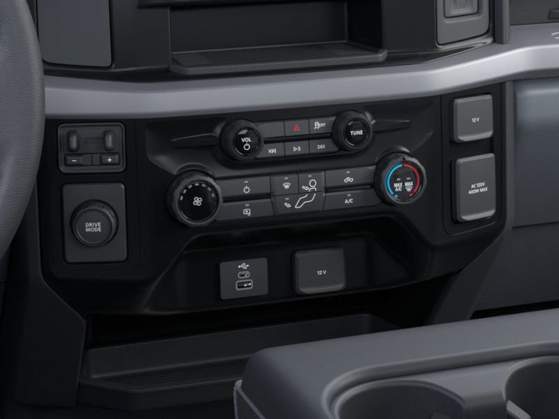 2025 Ford F-550 Super Duty Chassis Cab XLT - Photo 15